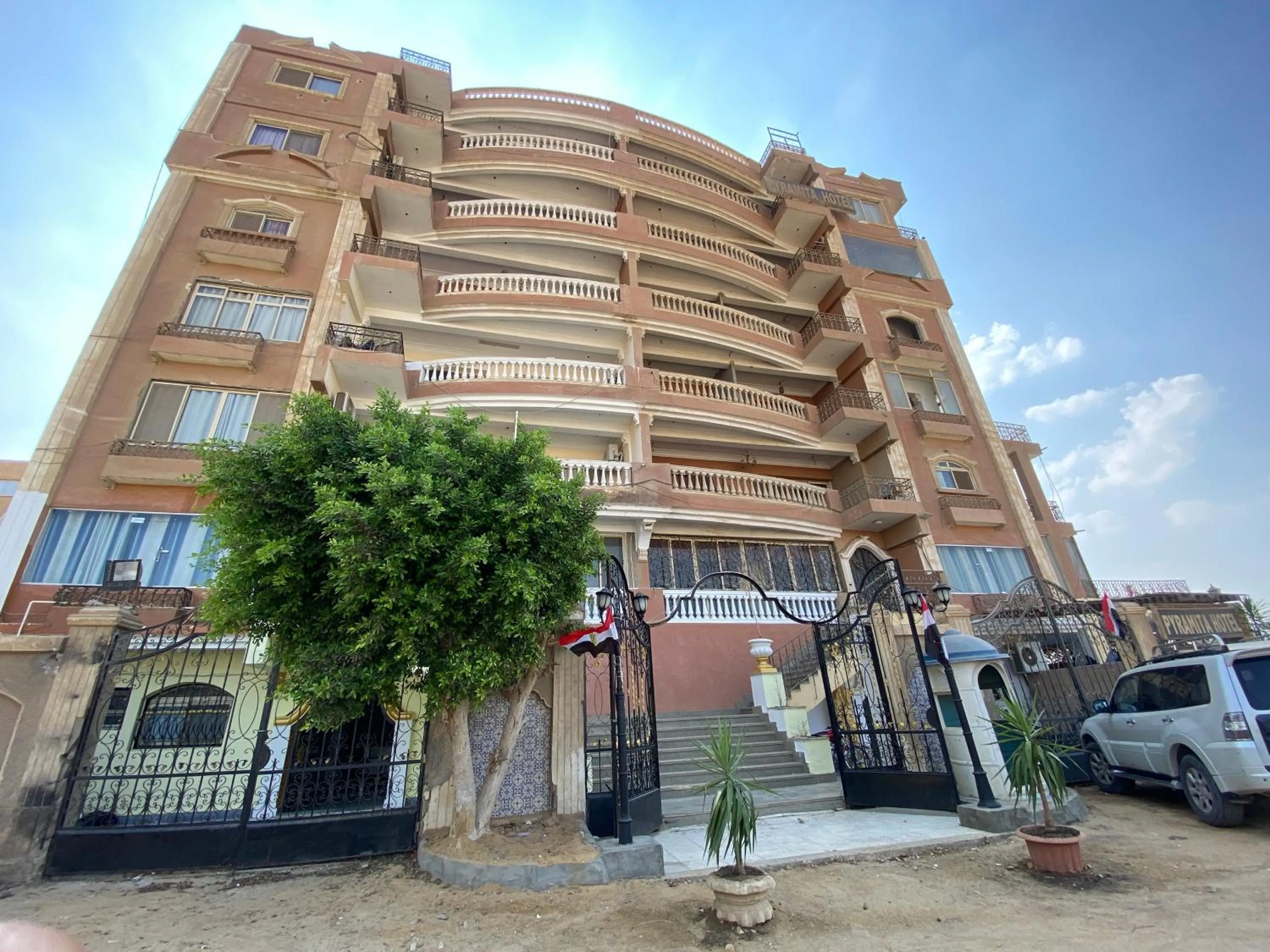 Property building in Triangle Pyramids Boutique
