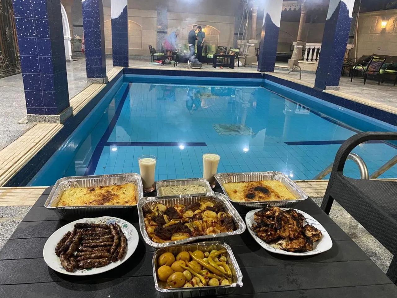 Food and drinks in Triangle Pyramids Boutique