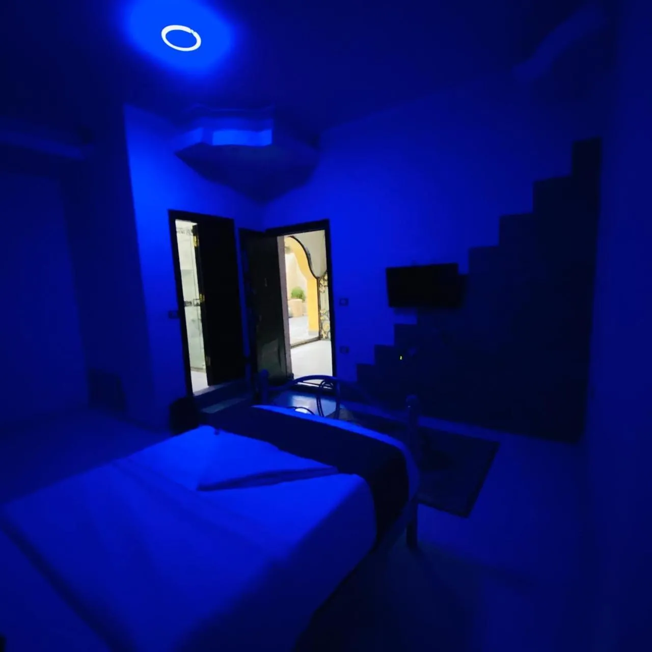 Shower, Bed in Triangle Pyramids Boutique