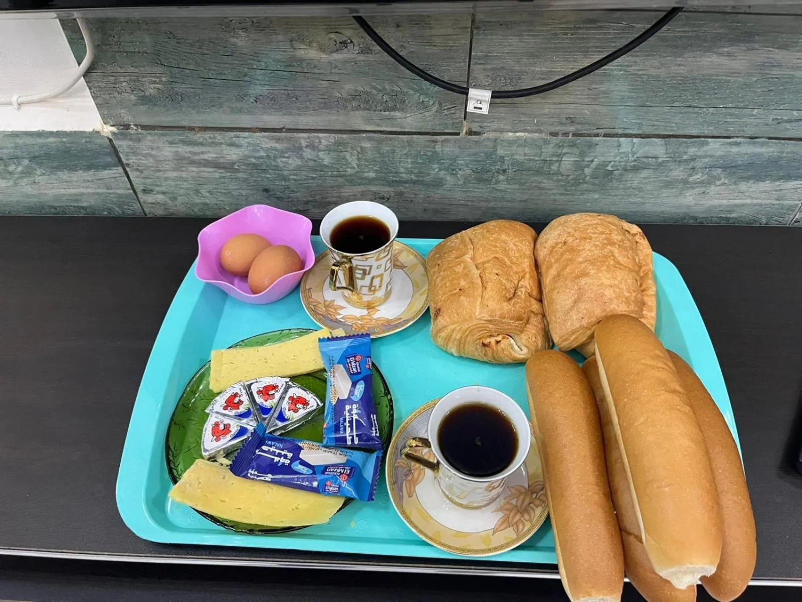 Breakfast in Triangle Pyramids Boutique