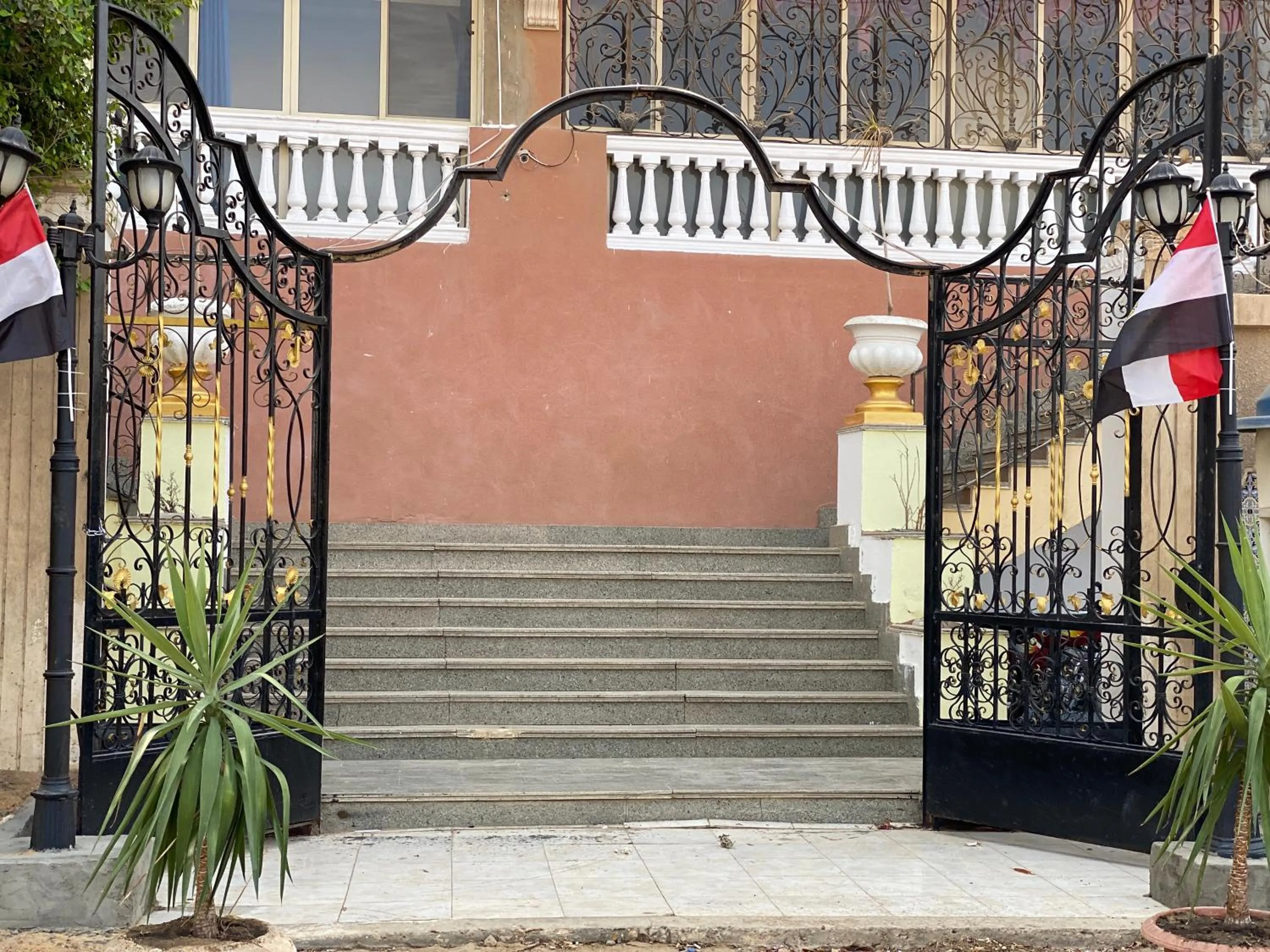 Facade/entrance in Triangle Pyramids Boutique