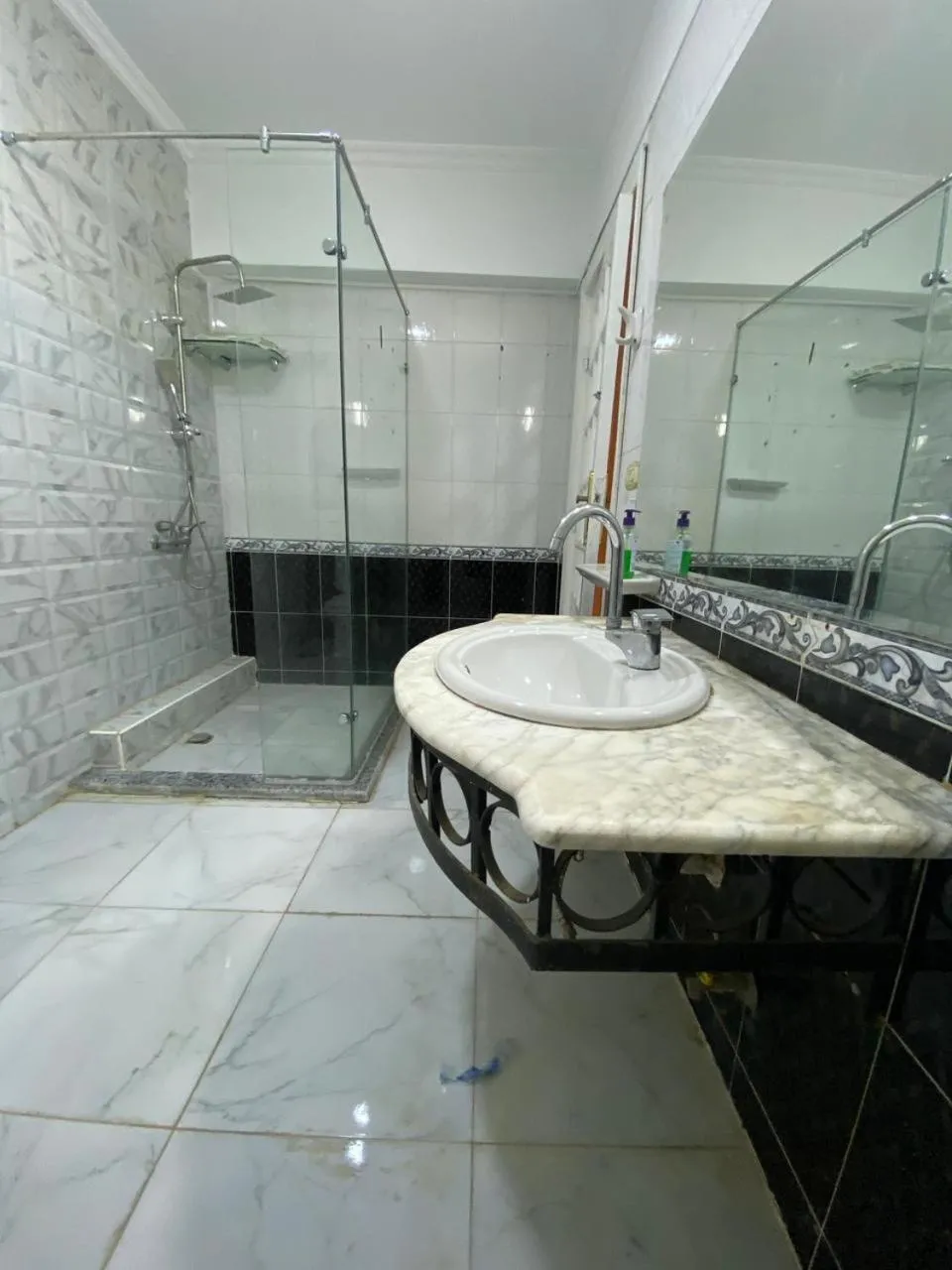 Bathroom in Triangle Pyramids Boutique
