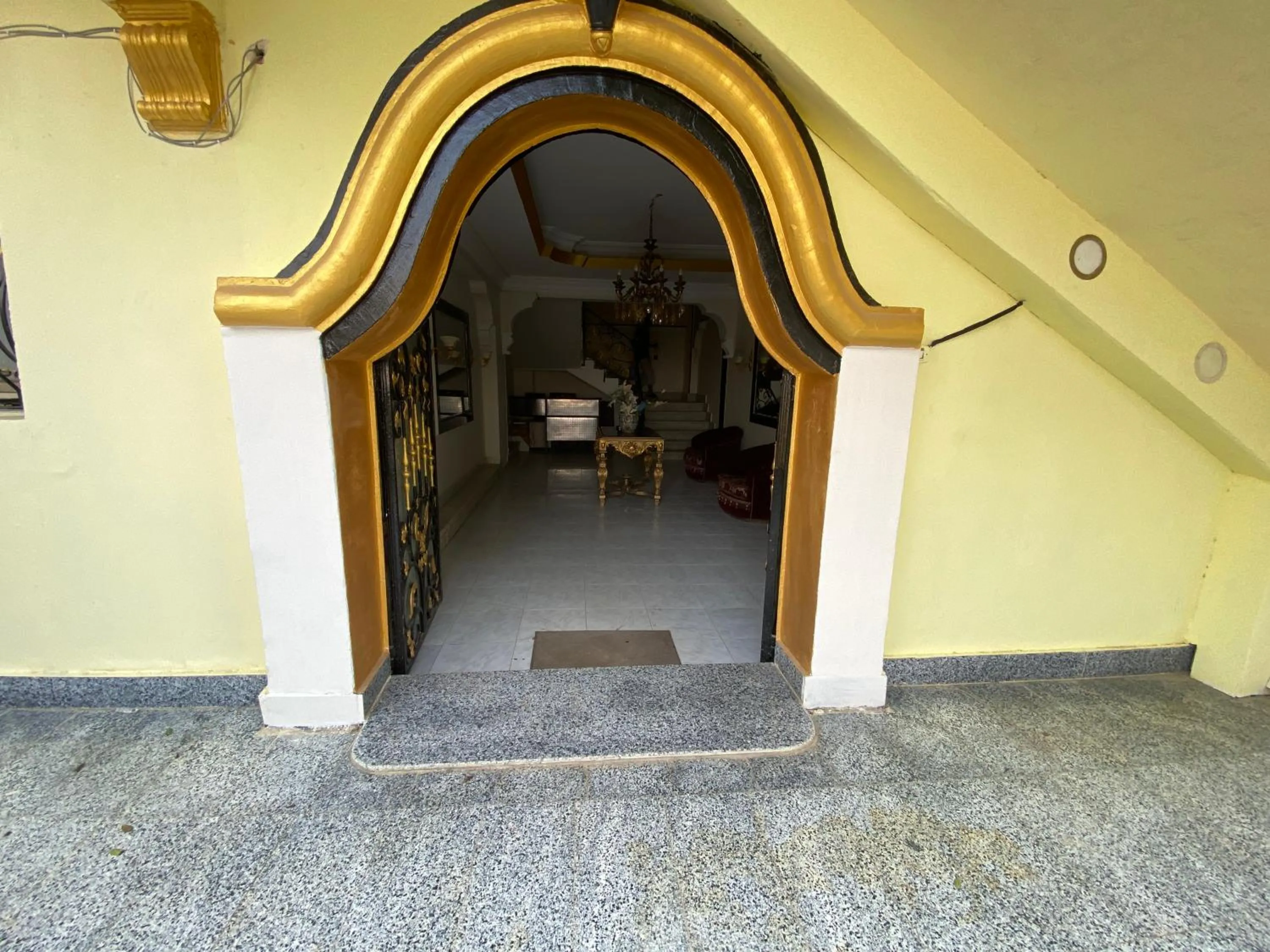 Facade/entrance in Triangle Pyramids Boutique