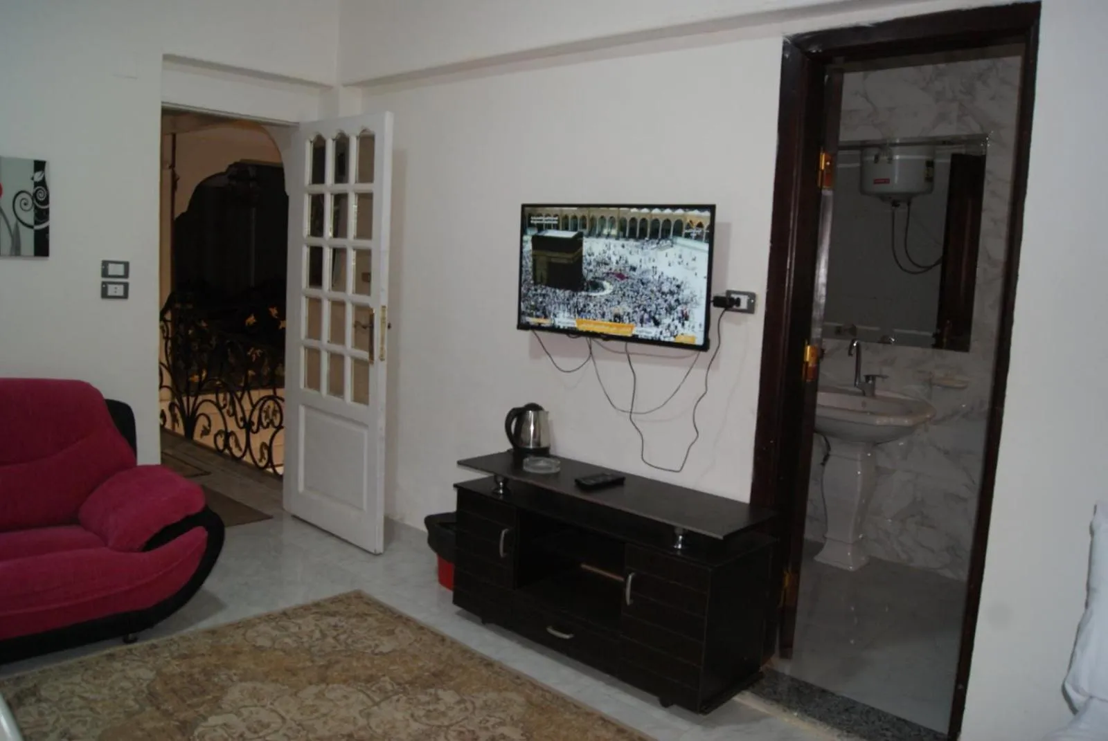 TV and multimedia in Triangle Pyramids Boutique