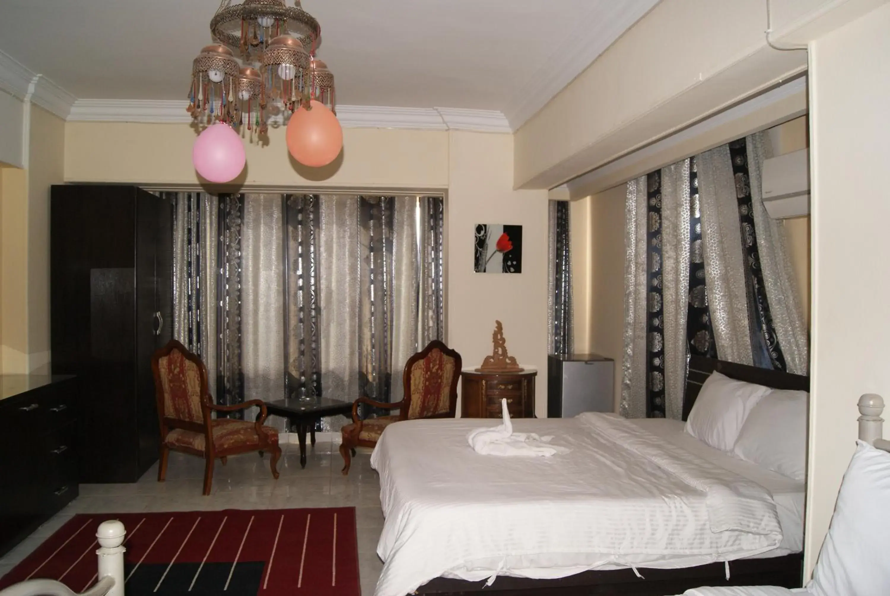 Double or Twin Room with View in Triangle Pyramids Boutique Double or Twin Room with View in Triangle Pyramids Boutique