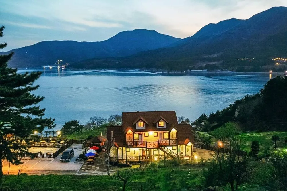 Geoje Sinbi Bada Pension