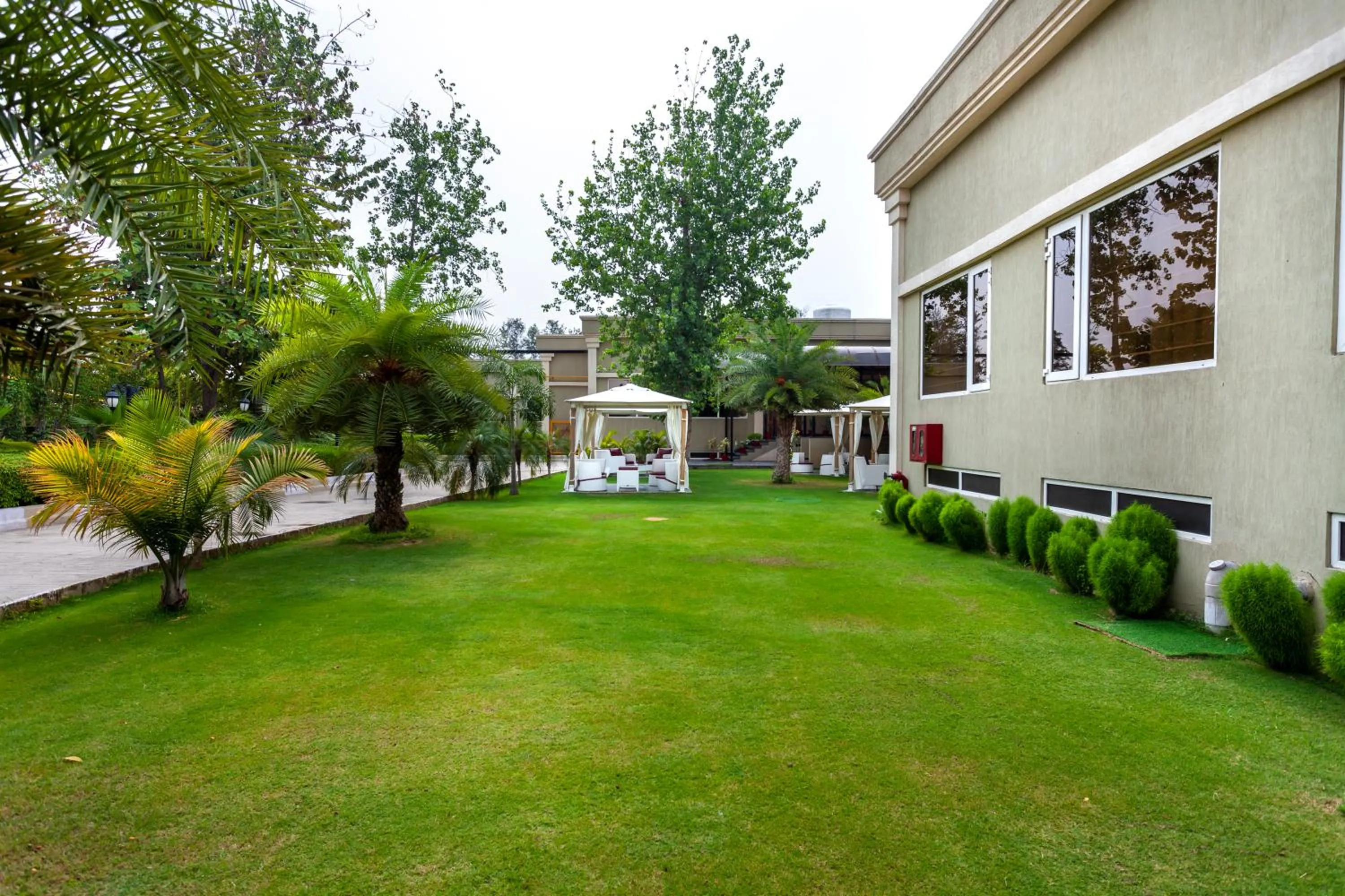 Garden in Atrio by Devam