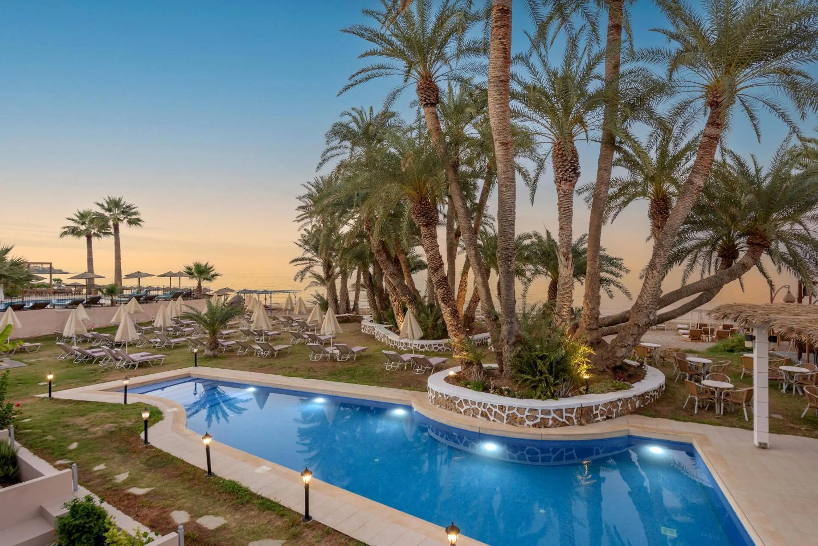 Swimming pool in Zeus Hotels Palm Beach