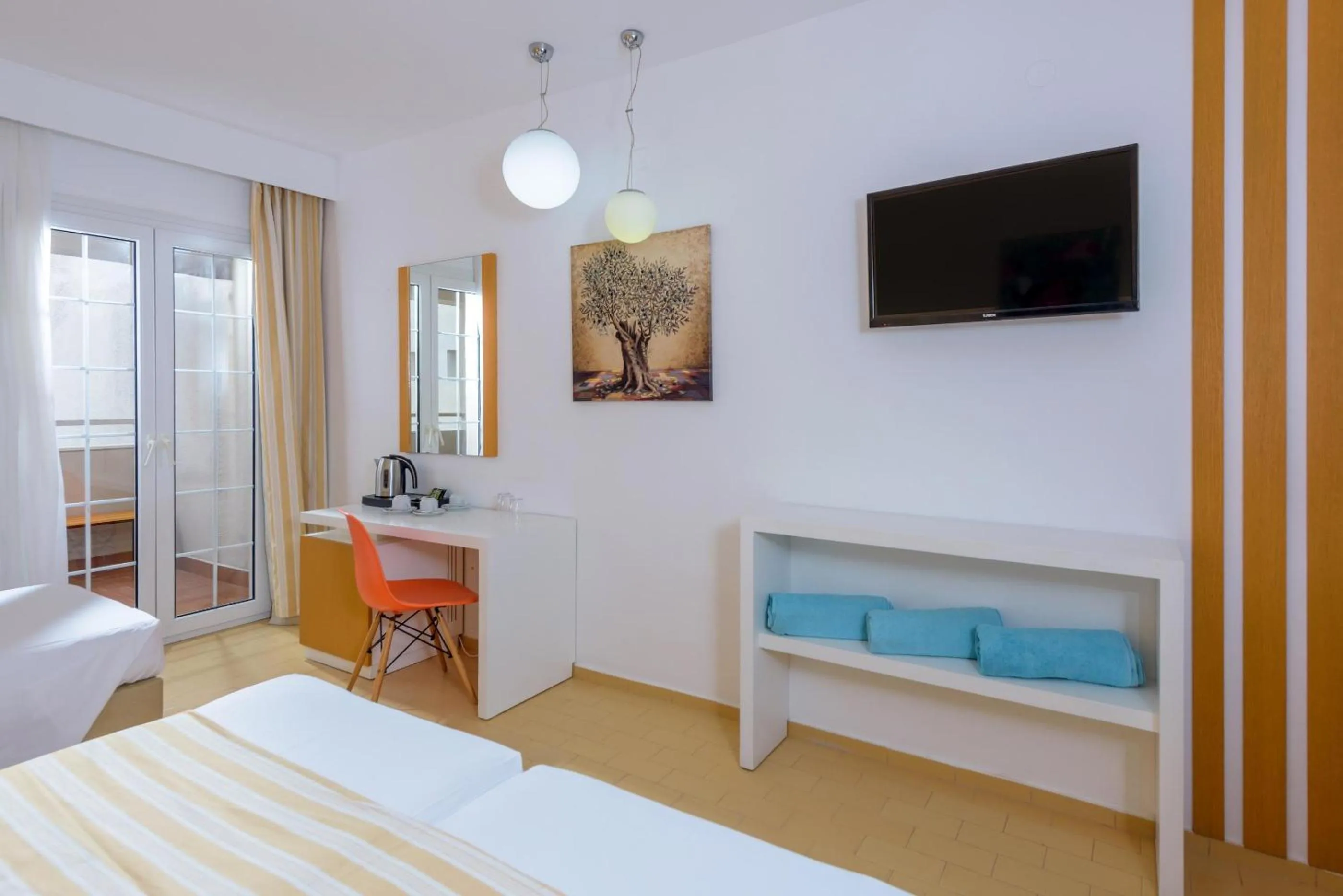 Photo of the whole room, Bed in Zeus Hotels Palm Beach