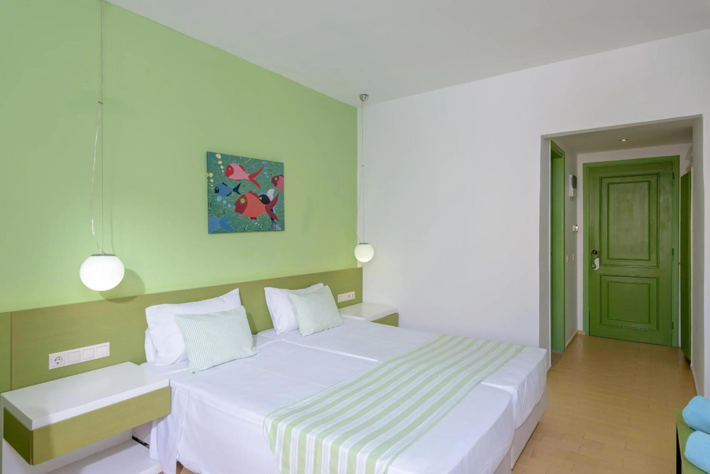 Photo of the whole room, Bed in Zeus Hotels Palm Beach