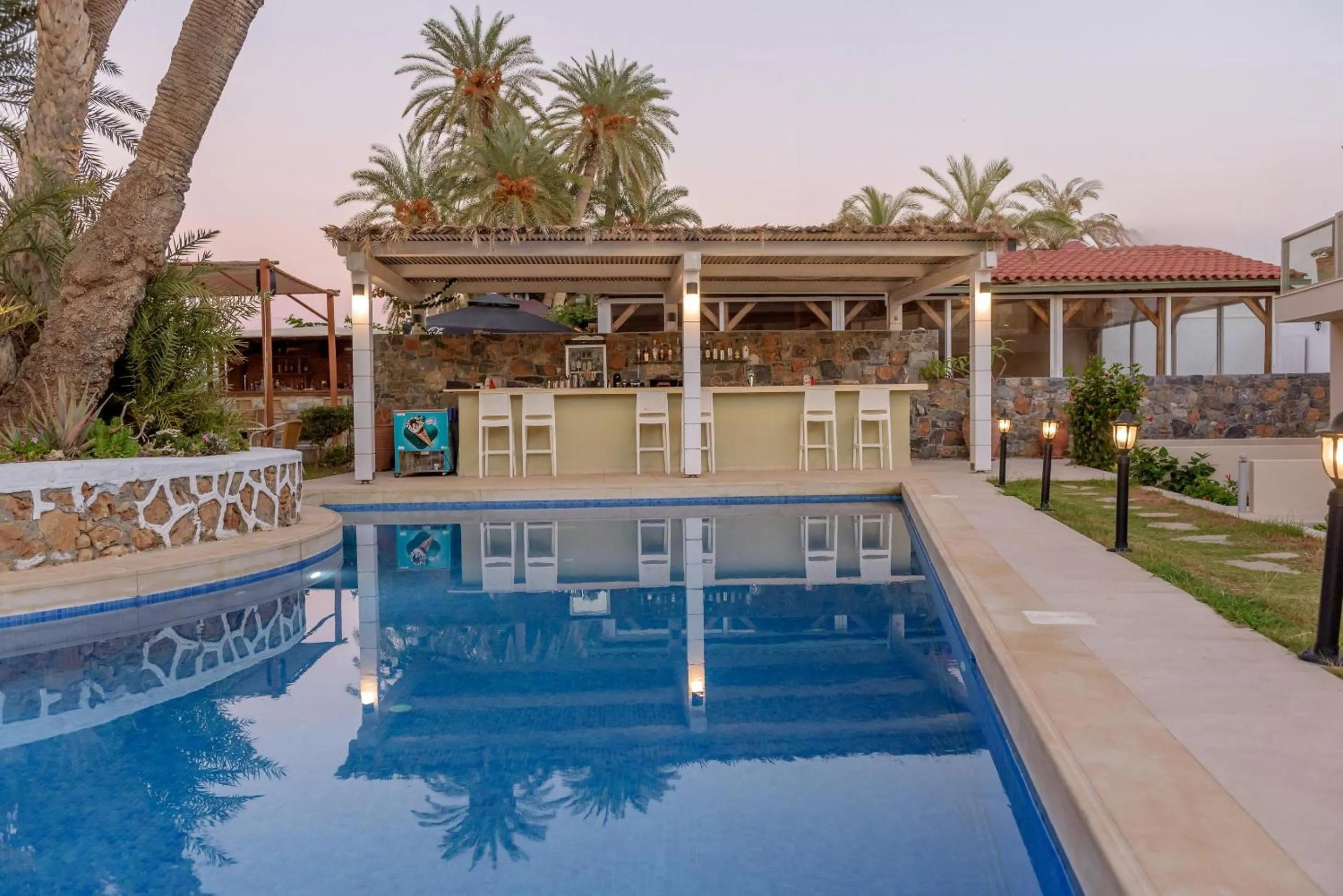 Swimming pool in Zeus Hotels Palm Beach
