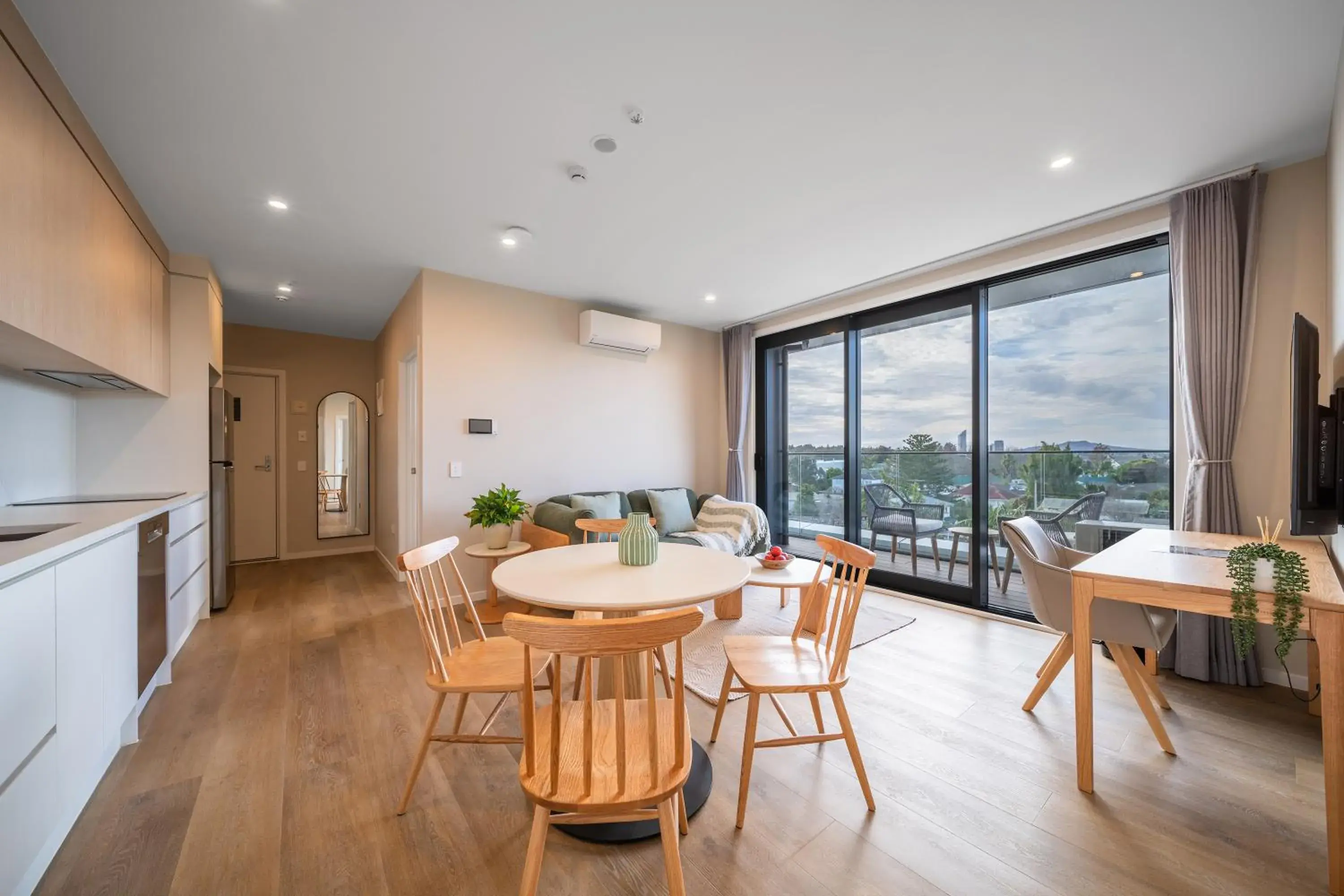 Suite with Mountain View in Palm Suites - Auckland Suite with Mountain View in Palm Suites - Auckland