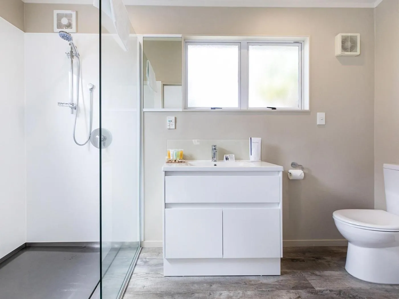 Colonial Court Motor Inn