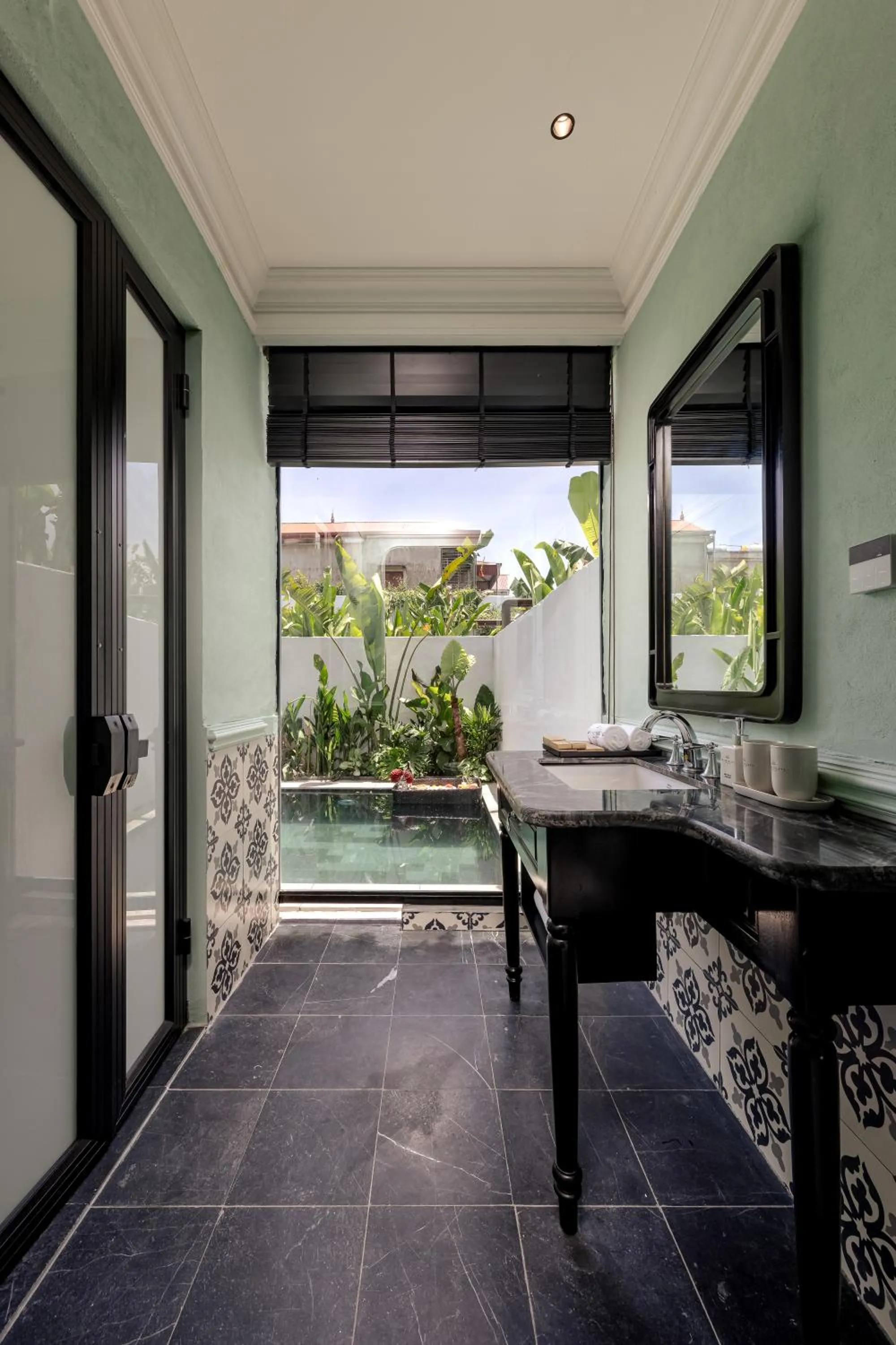 Shower in AN Retreats Ninh Binh