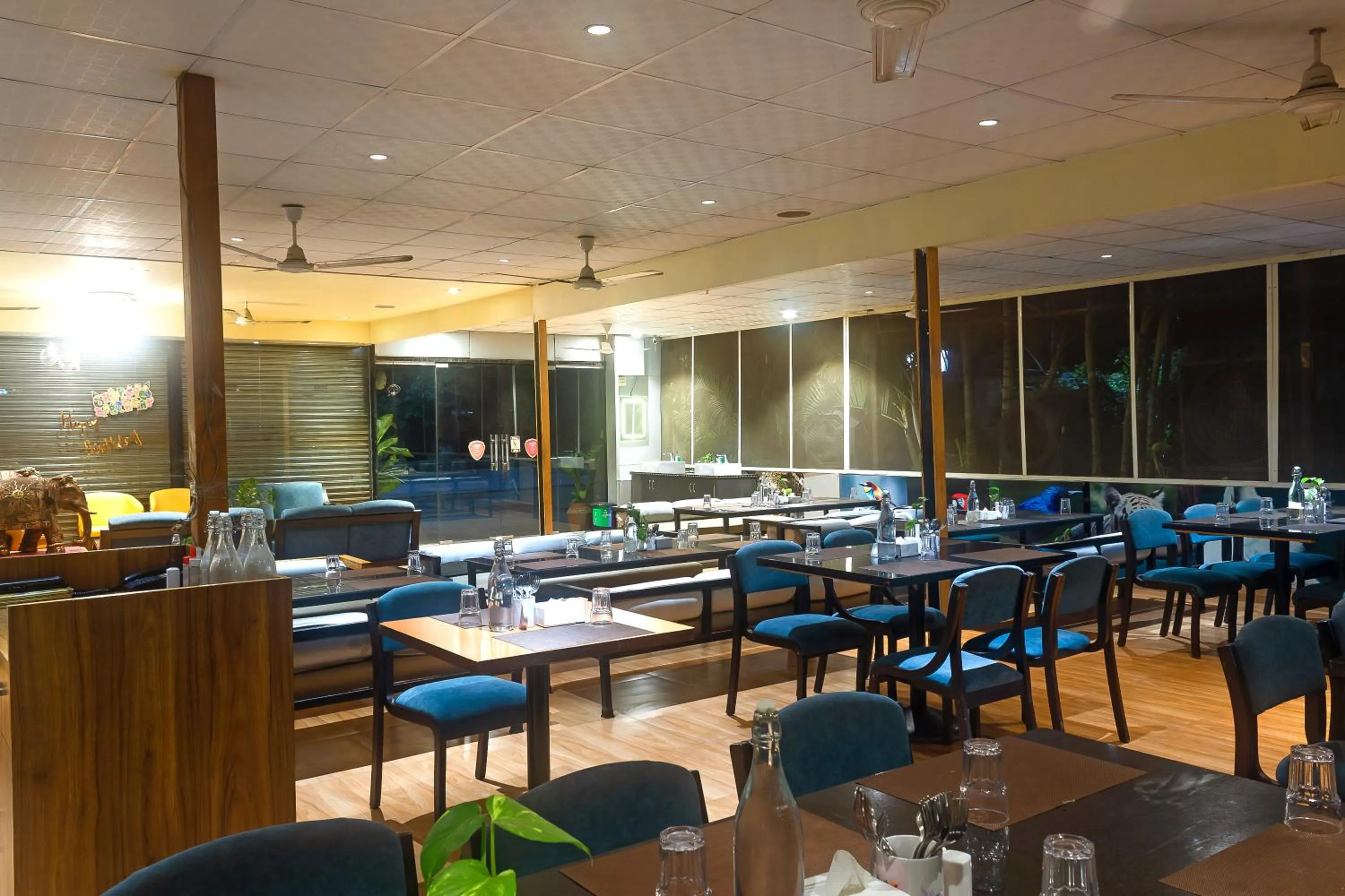 Restaurant/places to eat in HOTEL KB's Grand