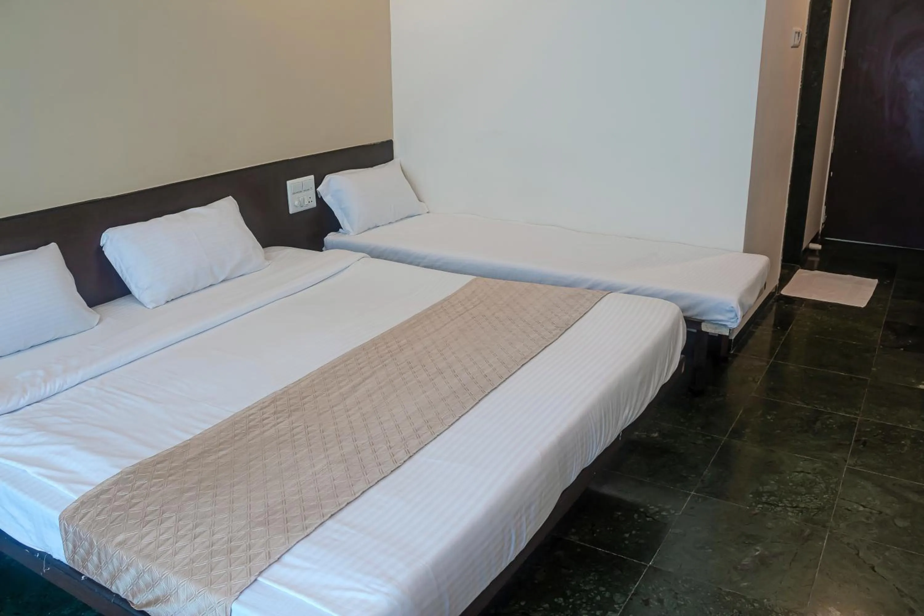 Bed in HOTEL KB's Grand