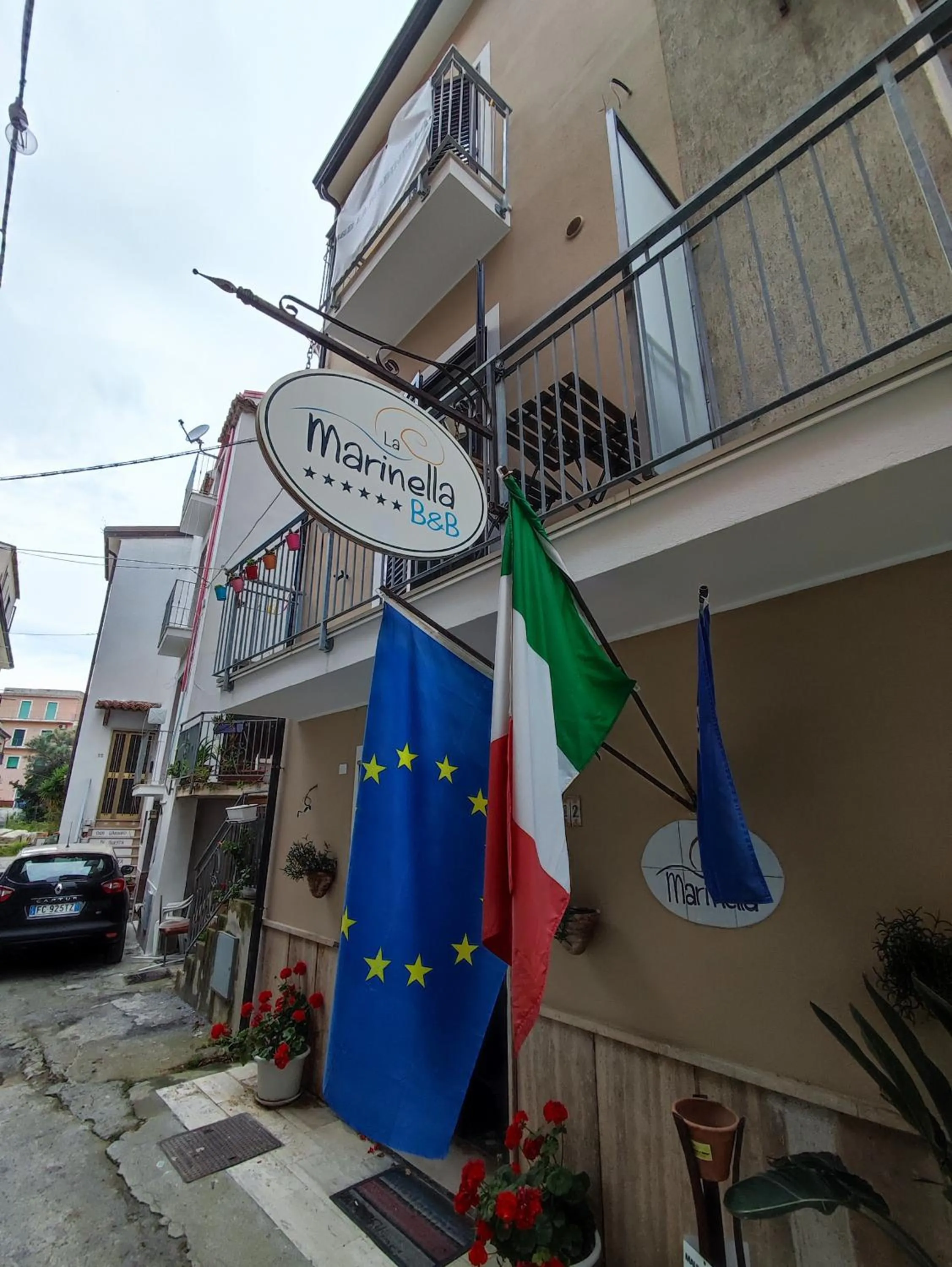 Property building in La Marinella