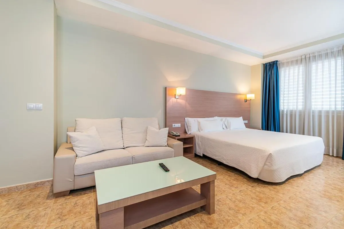 Bedroom, Bed in Hotel Alba