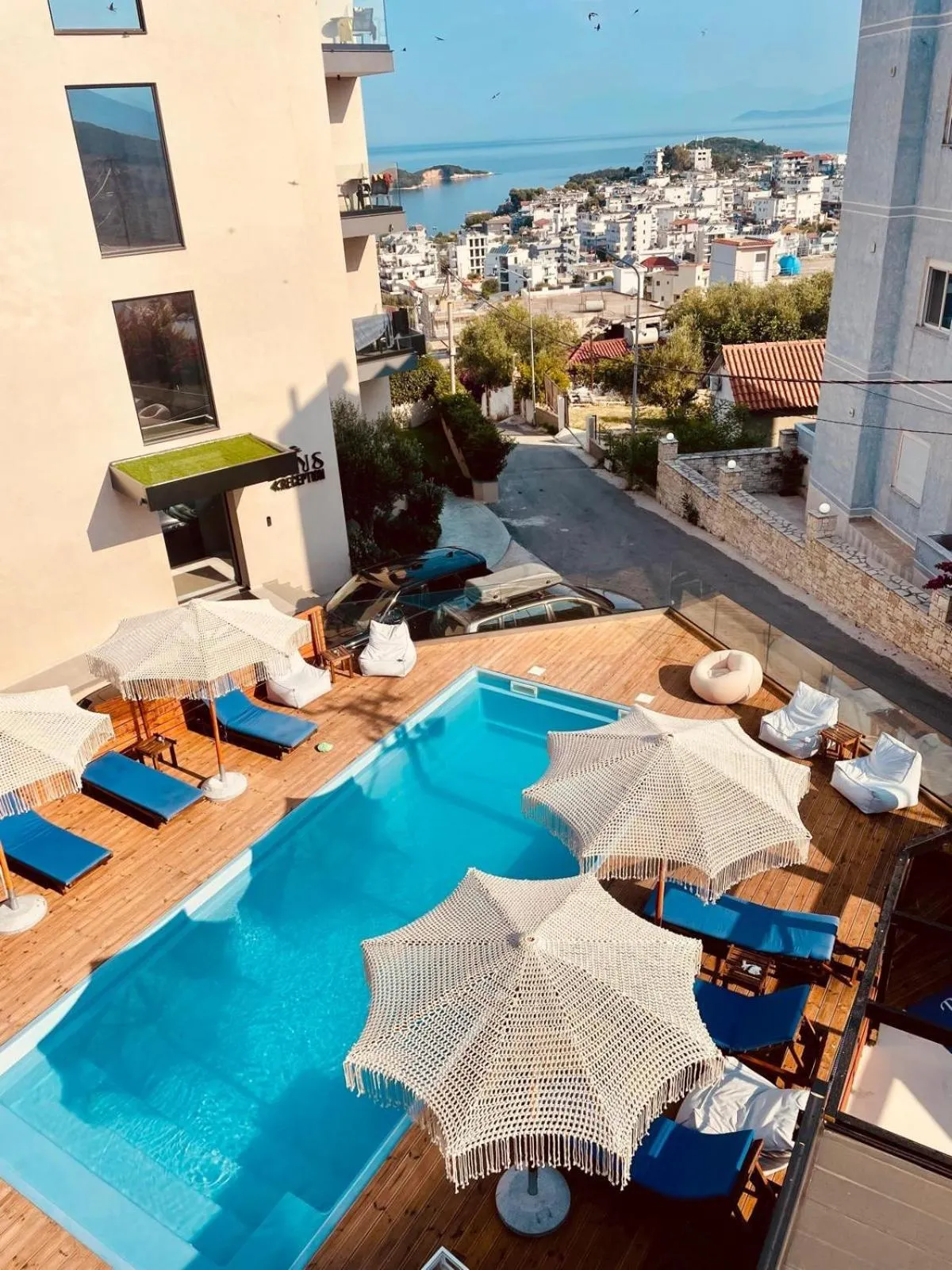 Pool view in Hotel Belle Vue