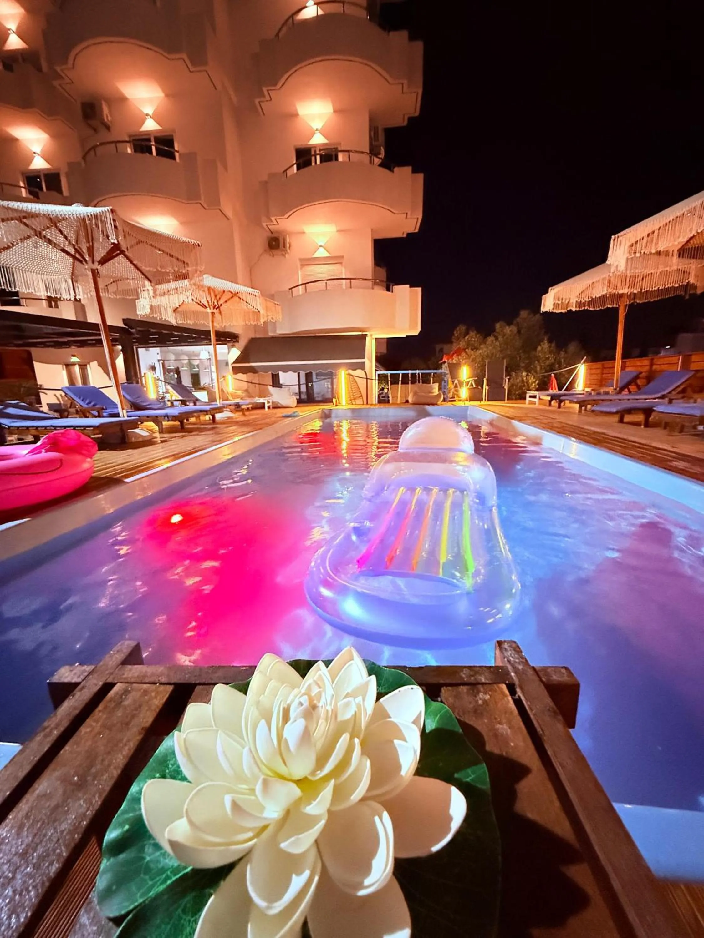 Swimming pool in Hotel Belle Vue