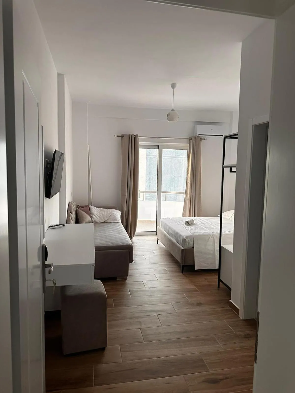 TV and multimedia, Bed in Hotel Belle Vue
