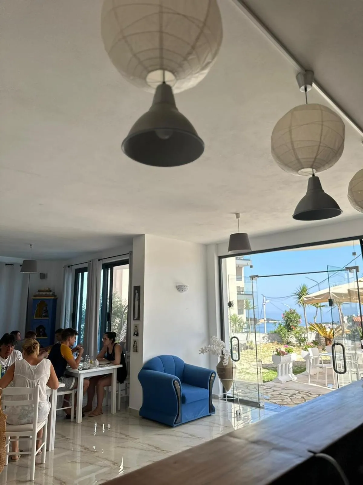 Patio in Hotel Belle Vue