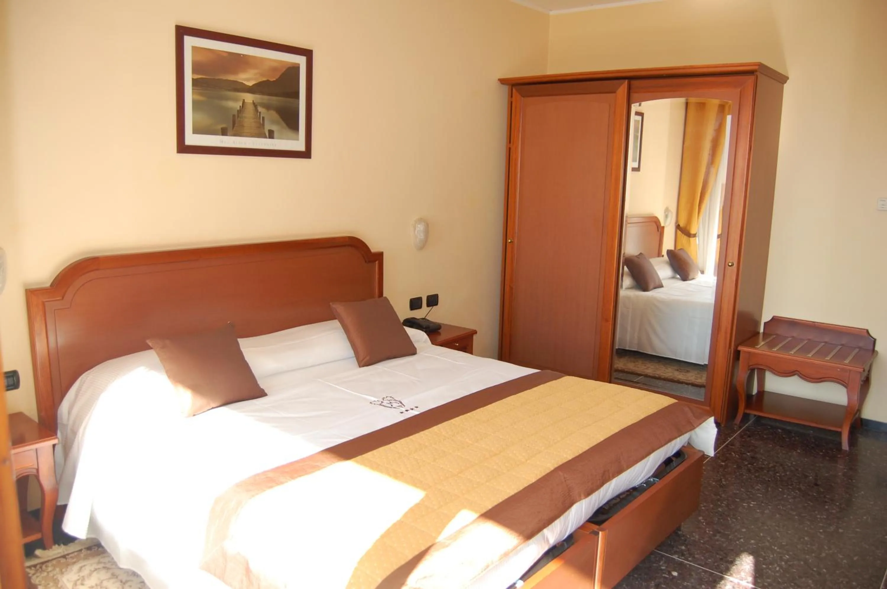 Photo of the whole room, Bed in Grand Hotel Moroni