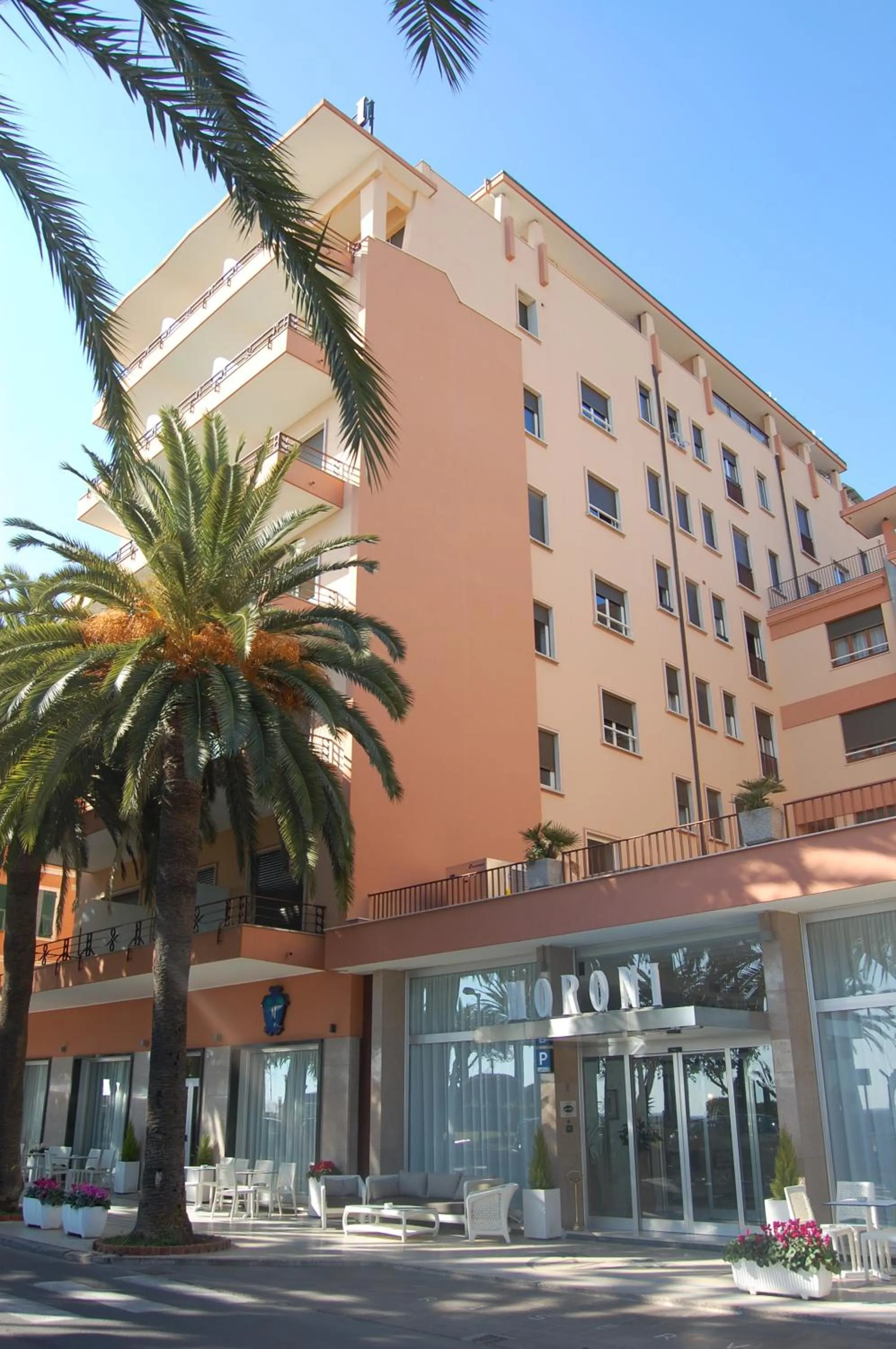 Facade/entrance in Grand Hotel Moroni