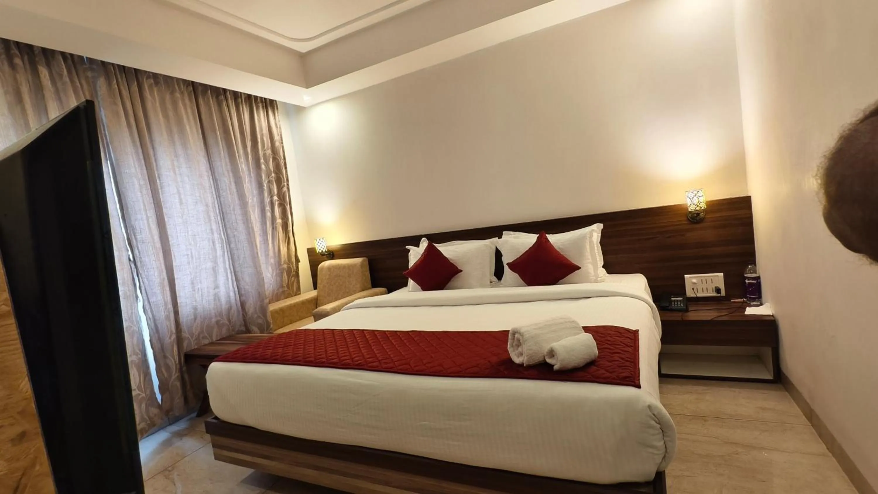 Bed in Monarch Express, Sri City