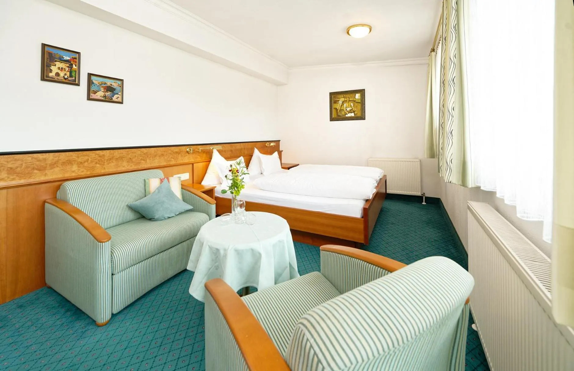 Bedroom, Bed in Hotel Edelweiss