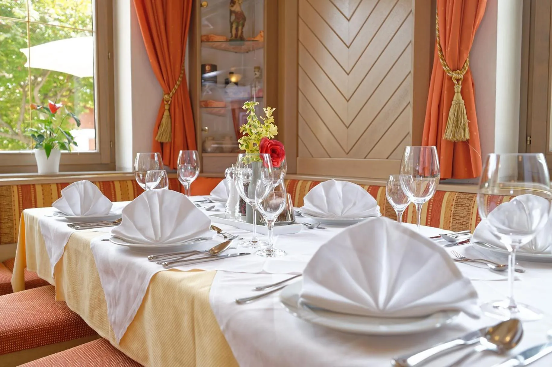 Restaurant/places to eat in Hotel Edelweiss