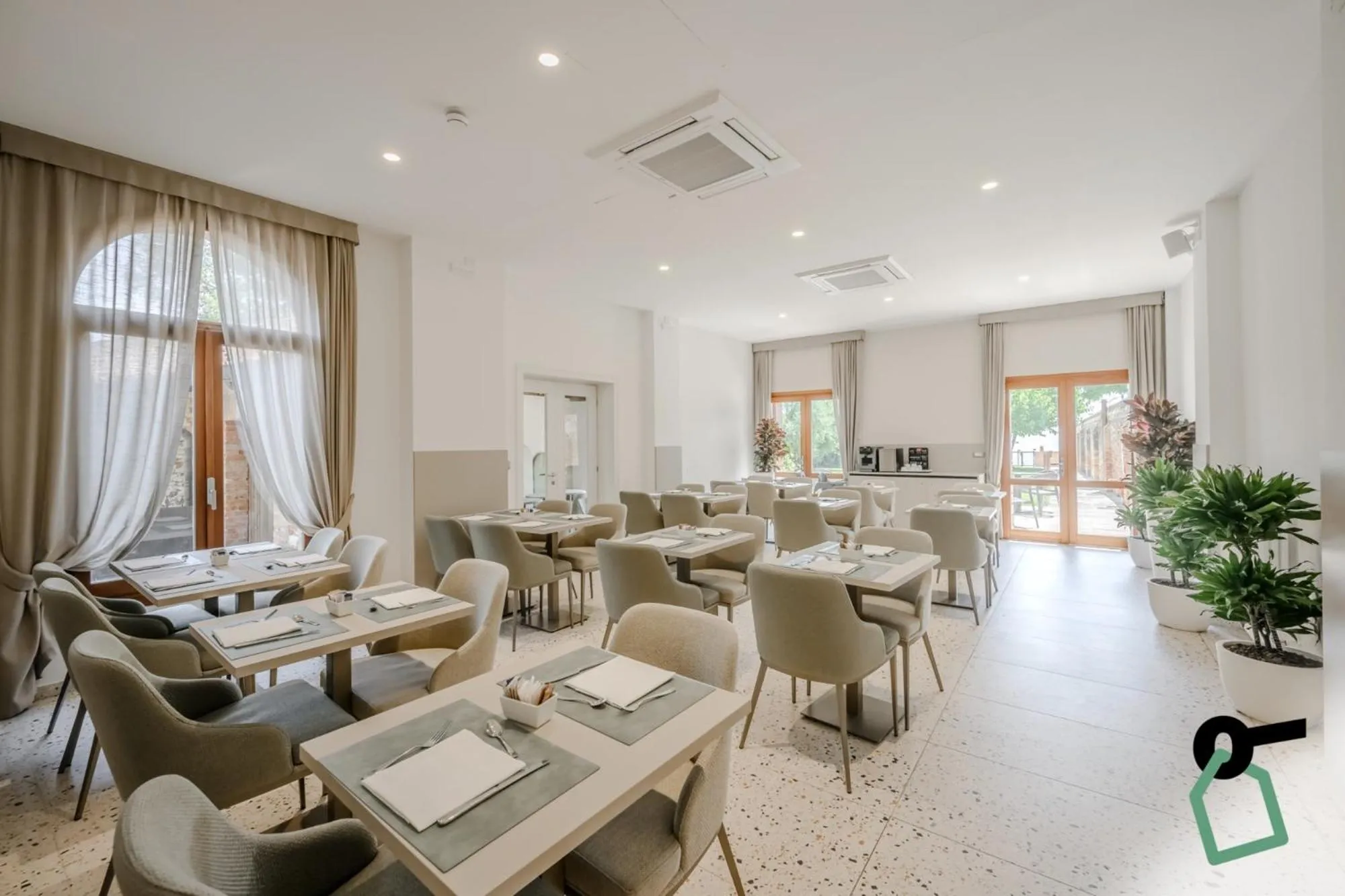 Breakfast in Hotiday Venezia Cape