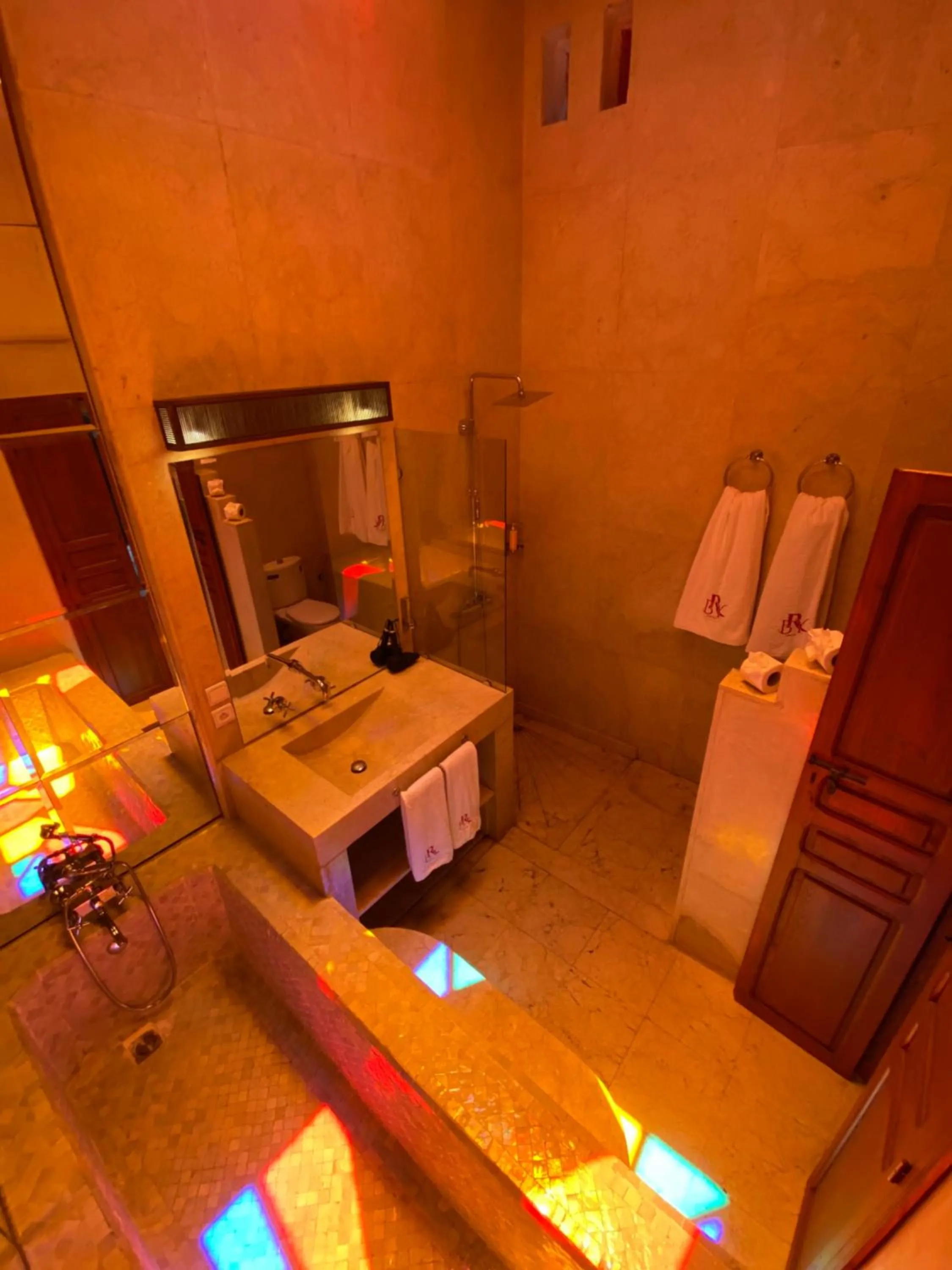 Bathroom in Riad Bab Yacout & SPA