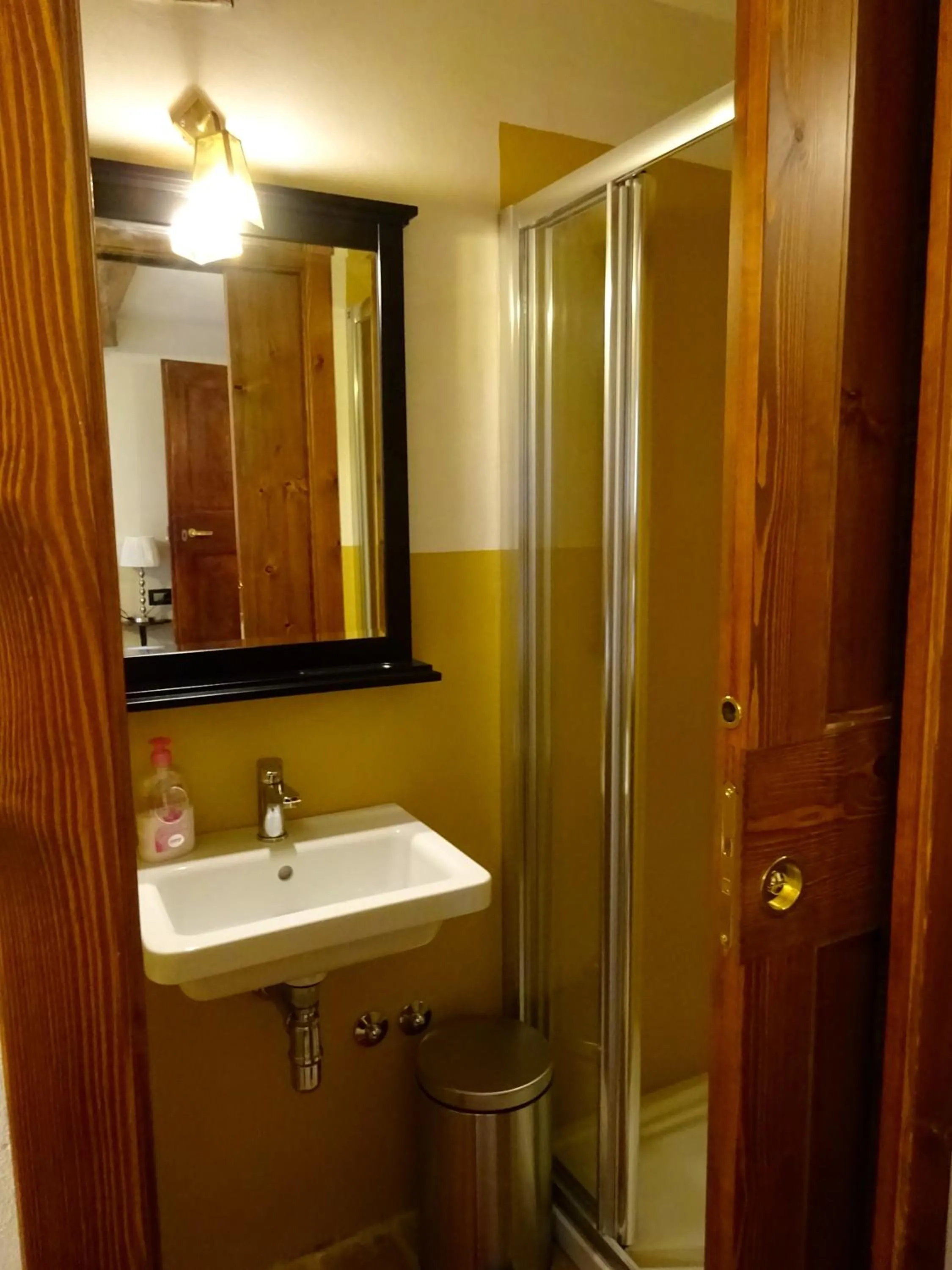 Bathroom in Torricini Skyline