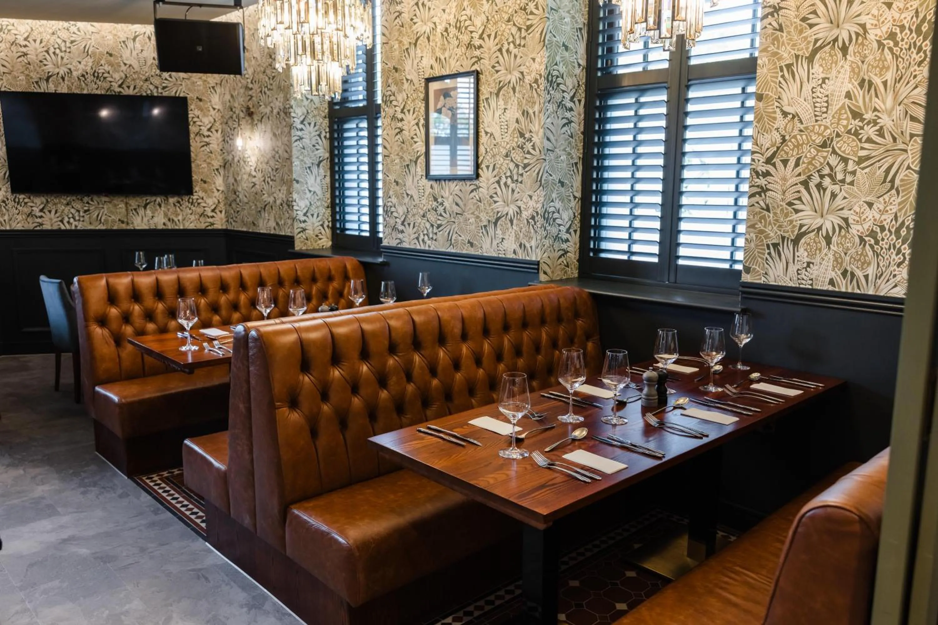 Restaurant/places to eat in Pencelli Hotel