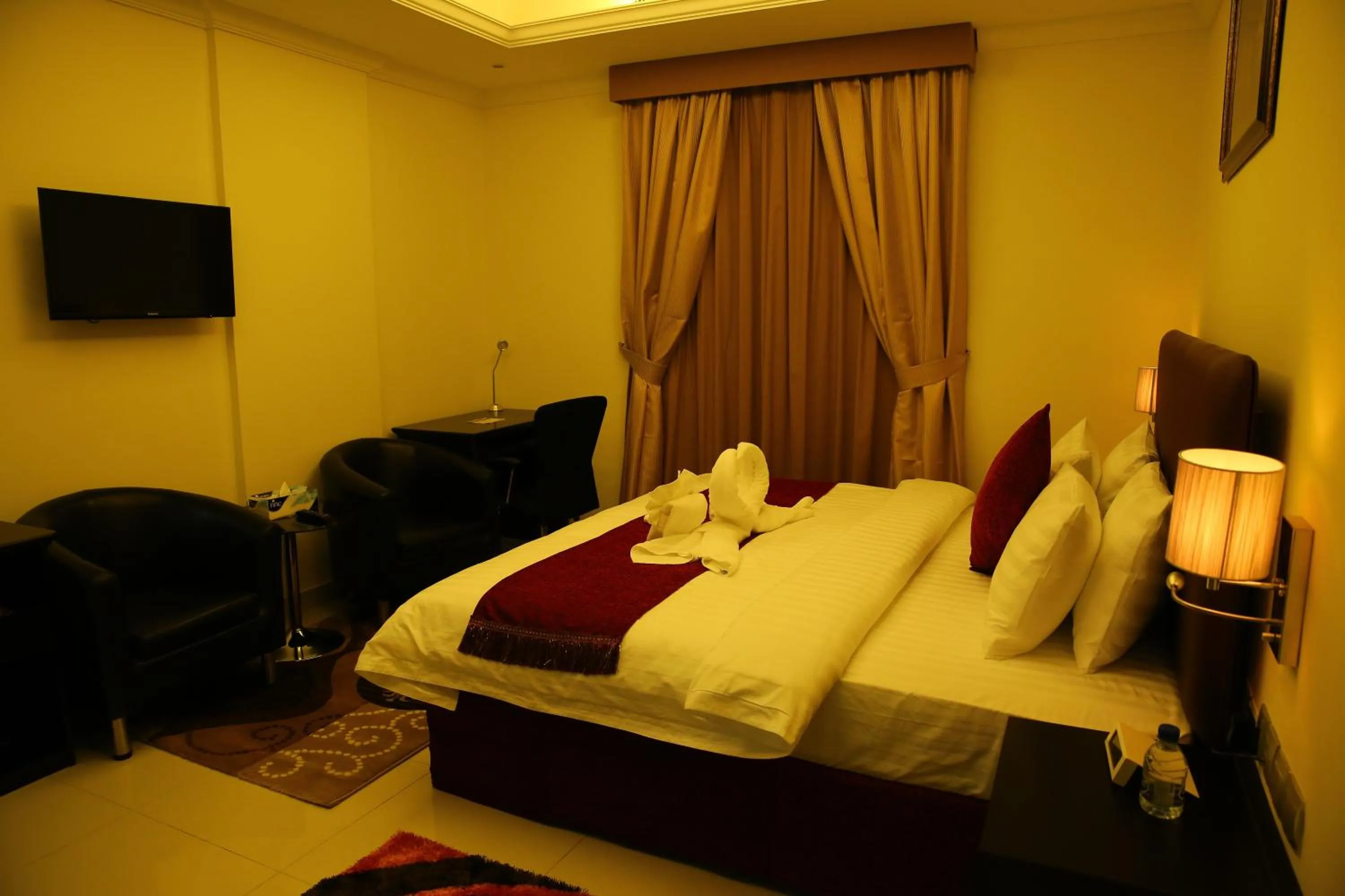 Bedroom, Bed in Mirage Hotel Al Aqah