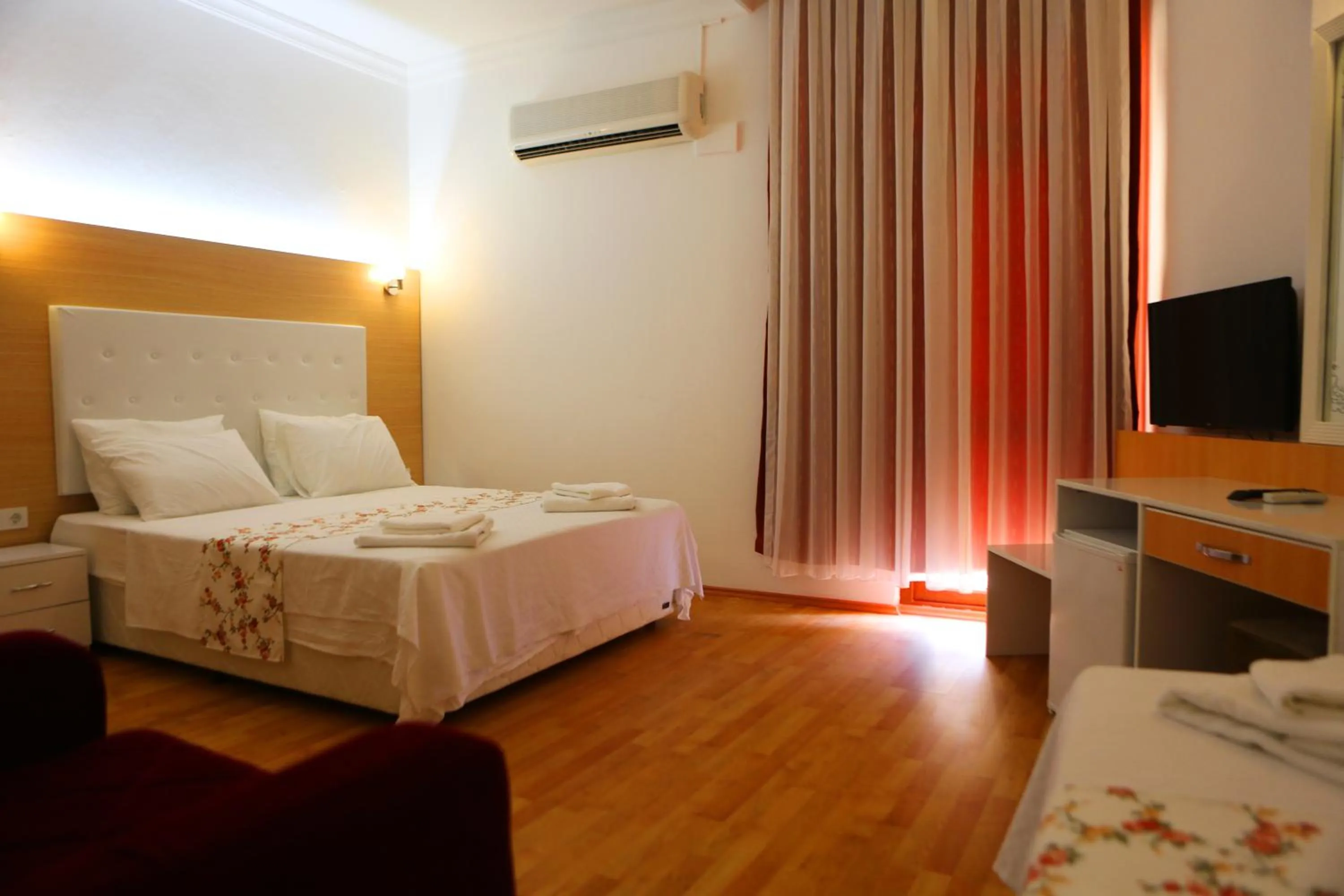 Photo of the whole room in Uğur Otel