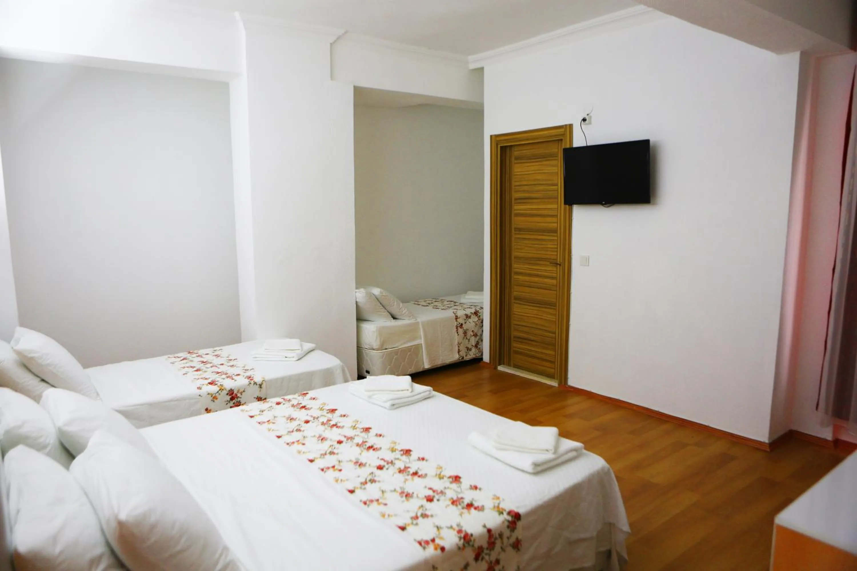 Photo of the whole room in Uğur Otel