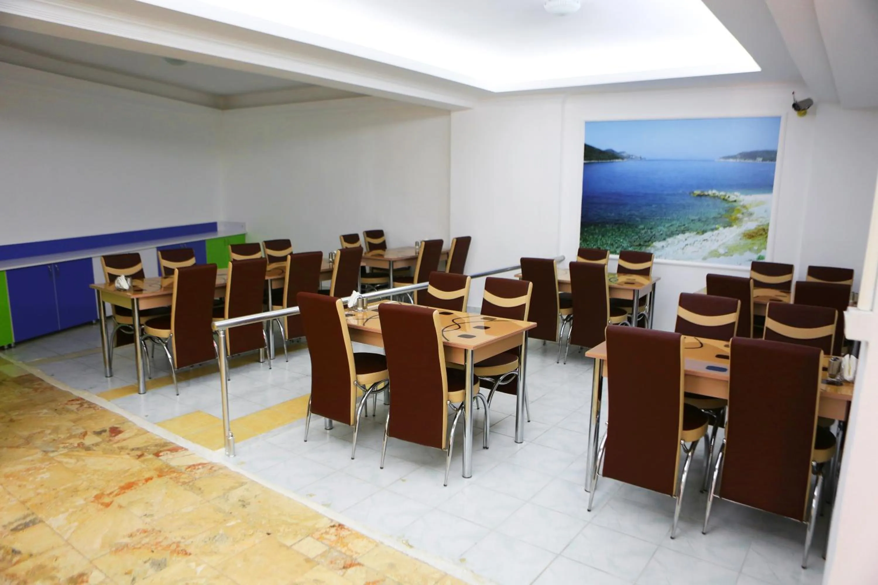 Restaurant/places to eat in Uğur Otel