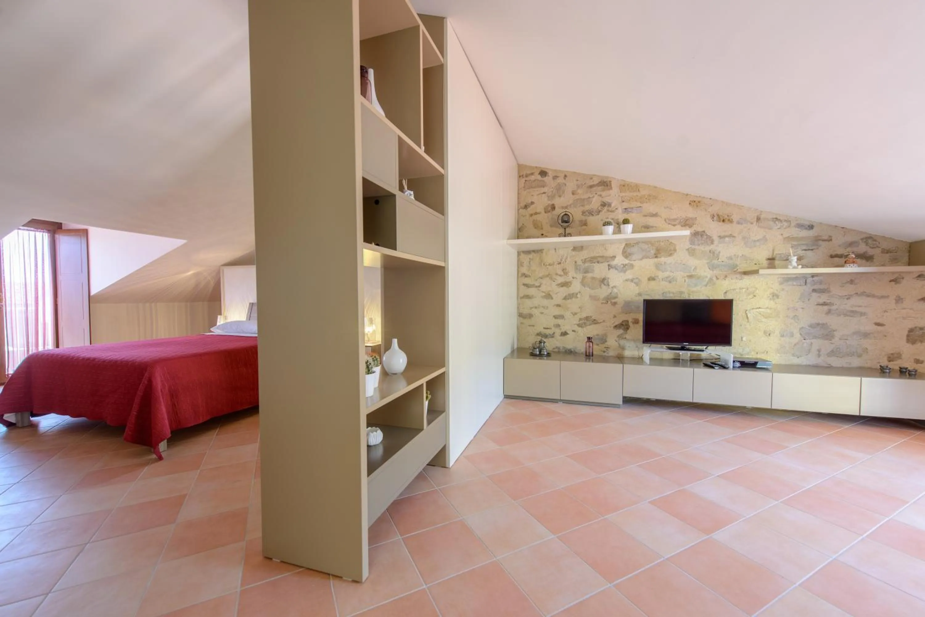 Photo of the whole room, Bed in La Bifora b&b