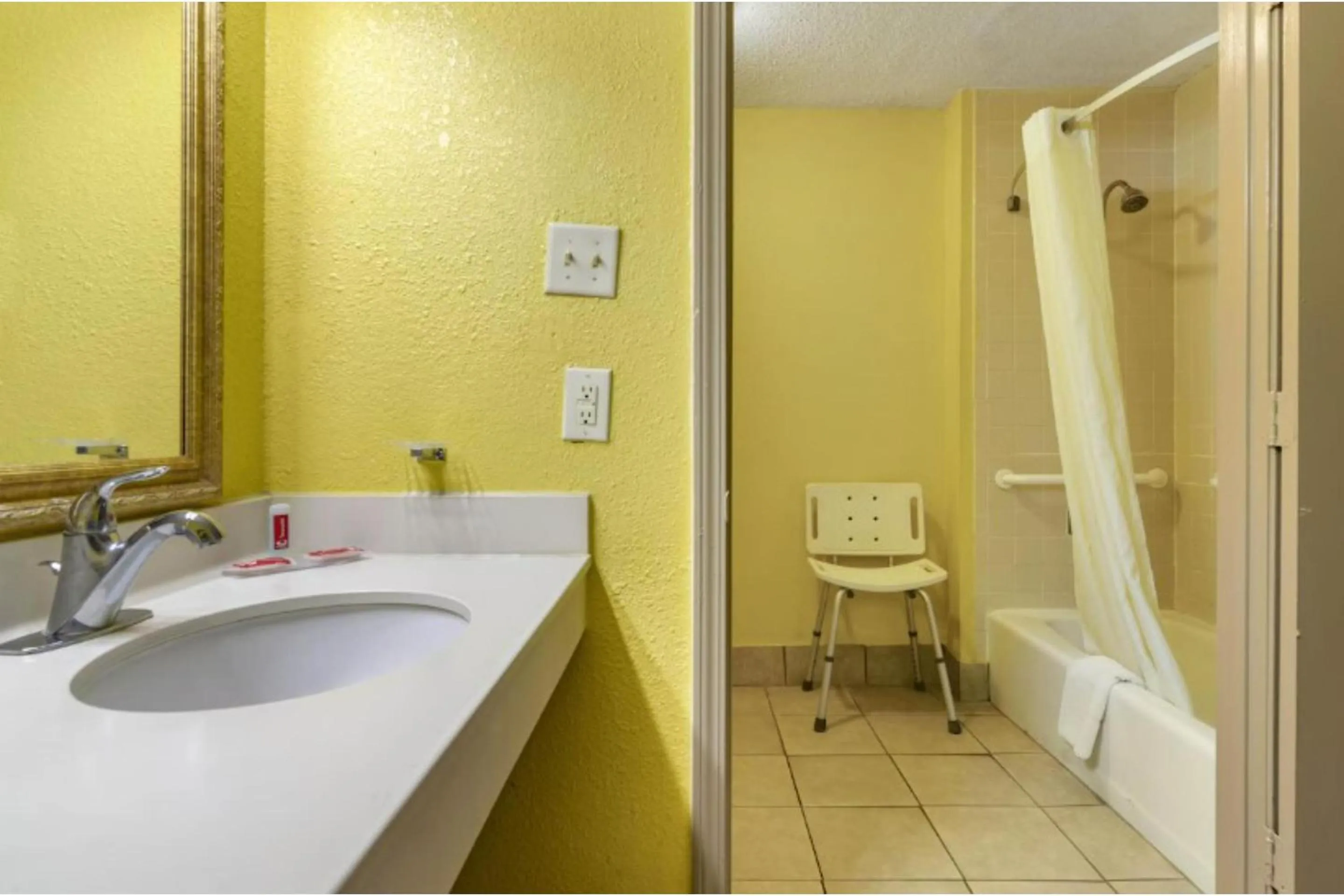 Bathroom in Travelers Inn Douglas By OYO US-441