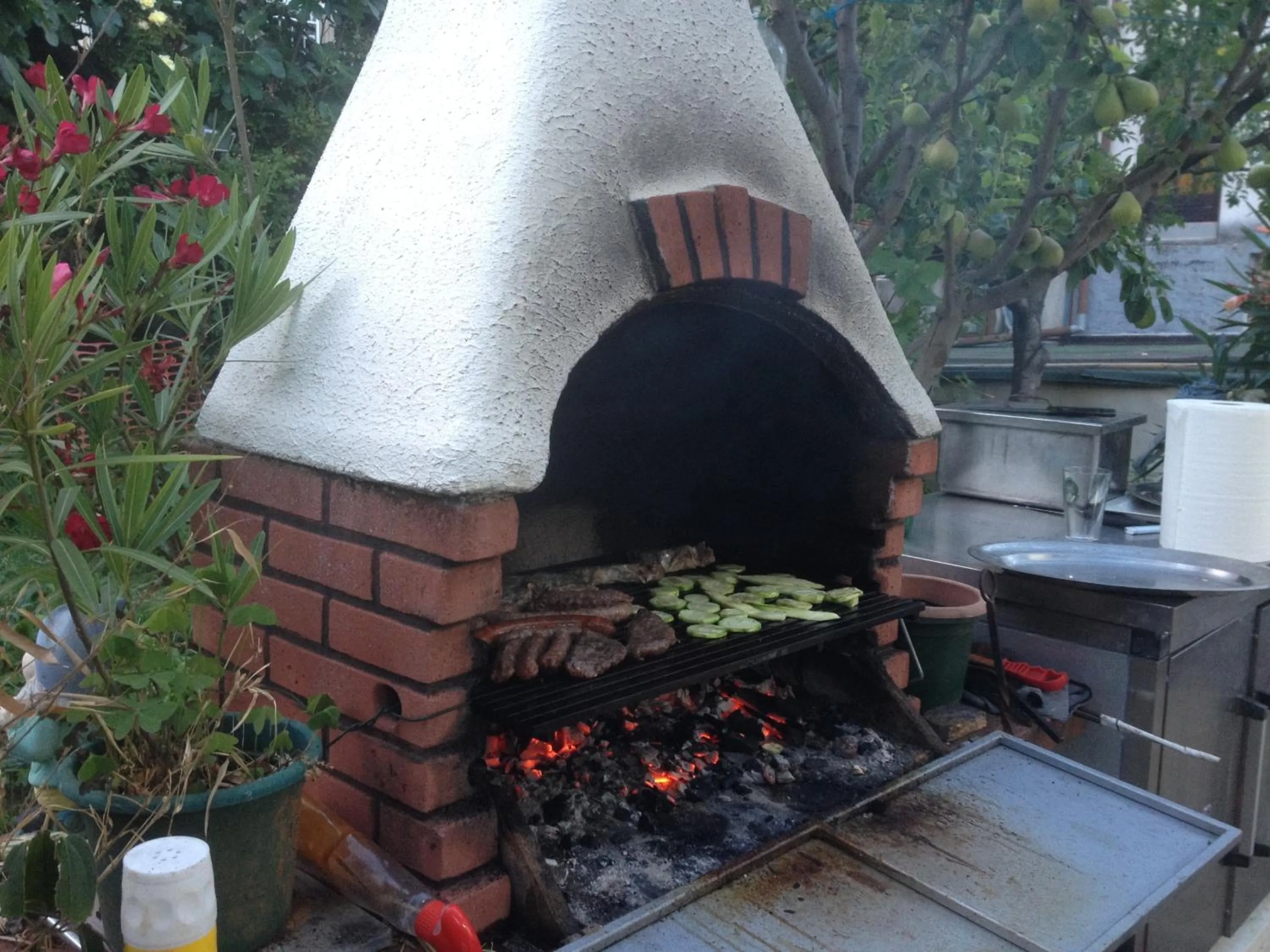 BBQ facilities in Apartments Paco & Bony