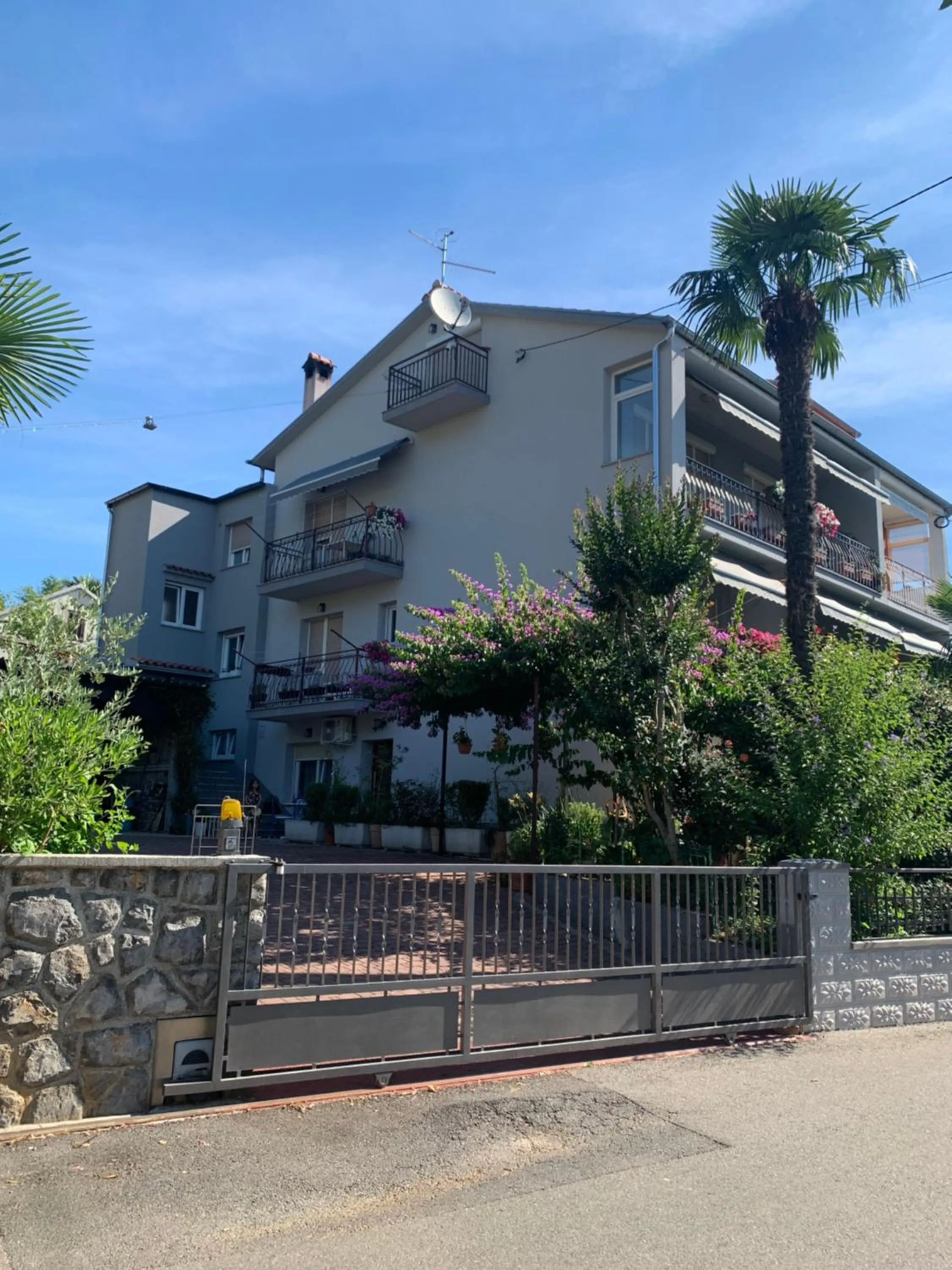 Apartments Paco & Bony