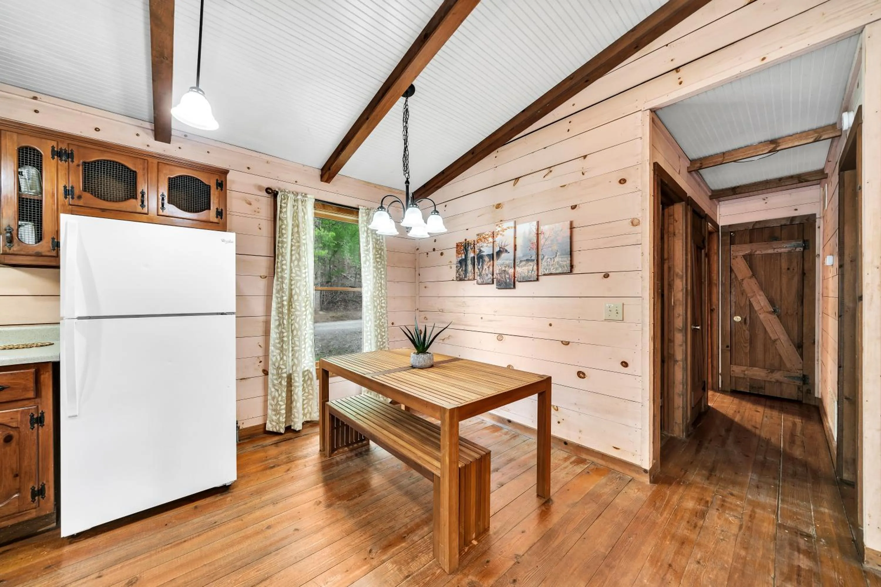 Kitchen or kitchenette in Coosawattee River Resort