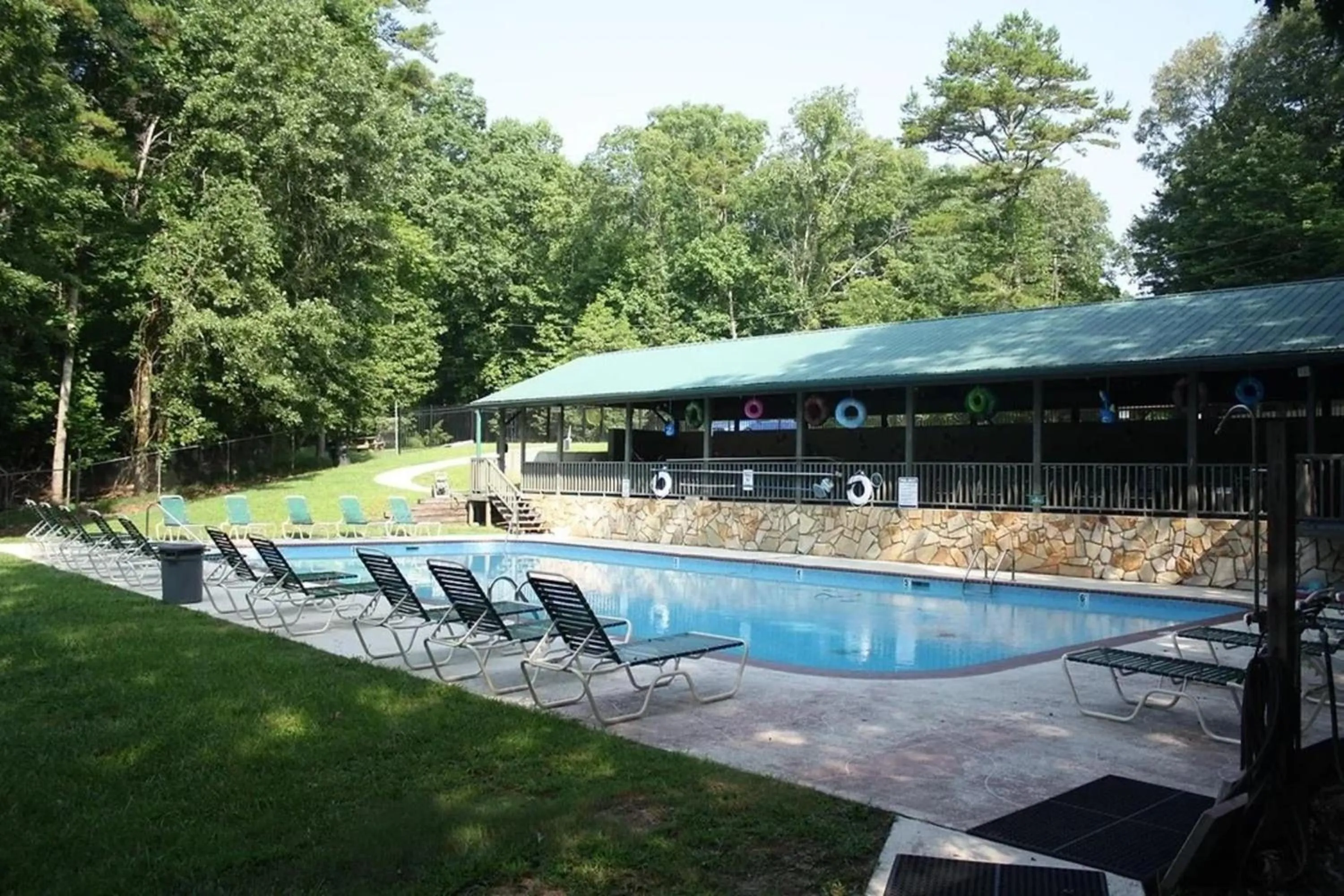 Swimming pool in Coosawattee River Resort