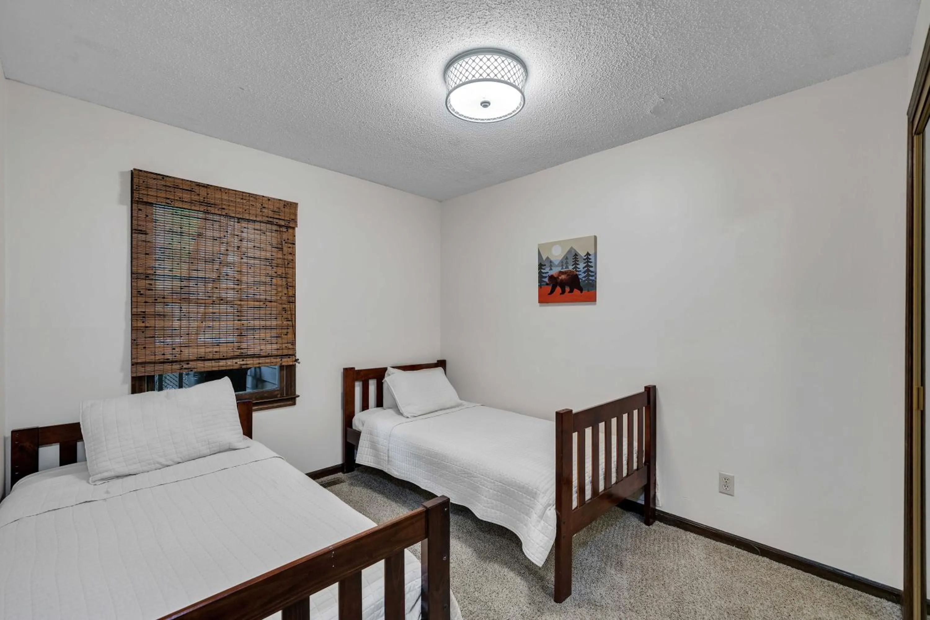 Bed in Coosawattee River Resort