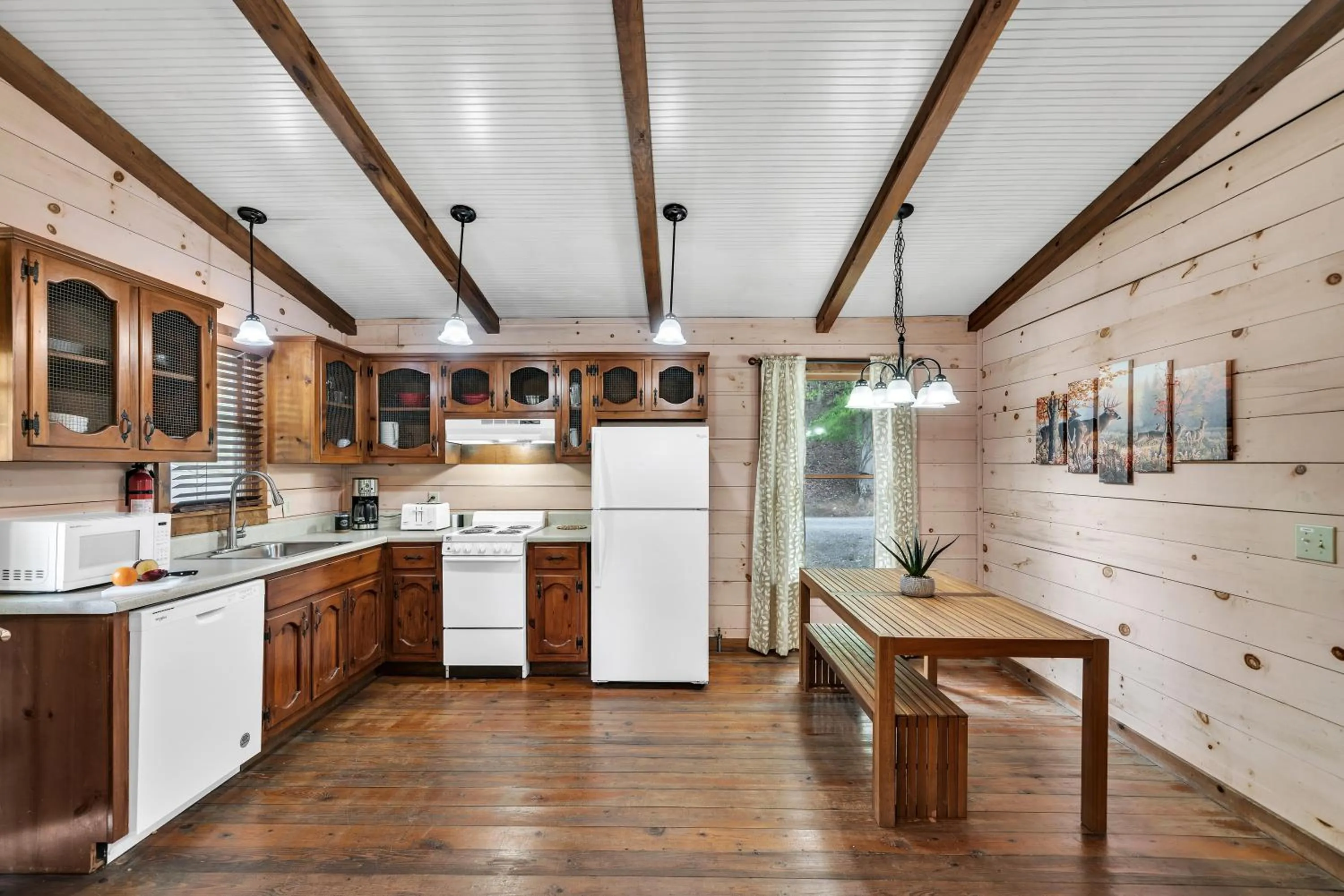 Kitchen or kitchenette in Coosawattee River Resort
