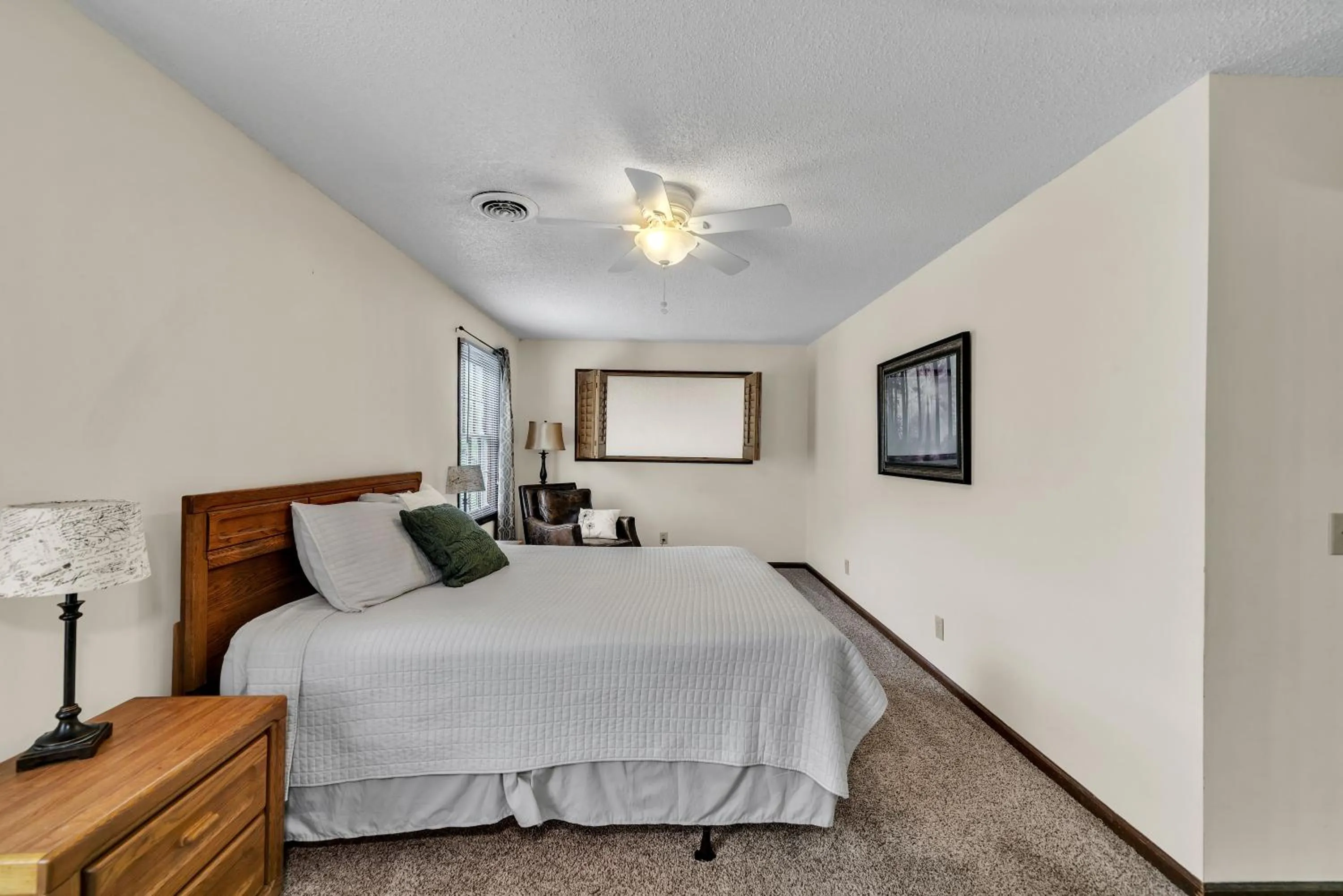 Bed in Coosawattee River Resort