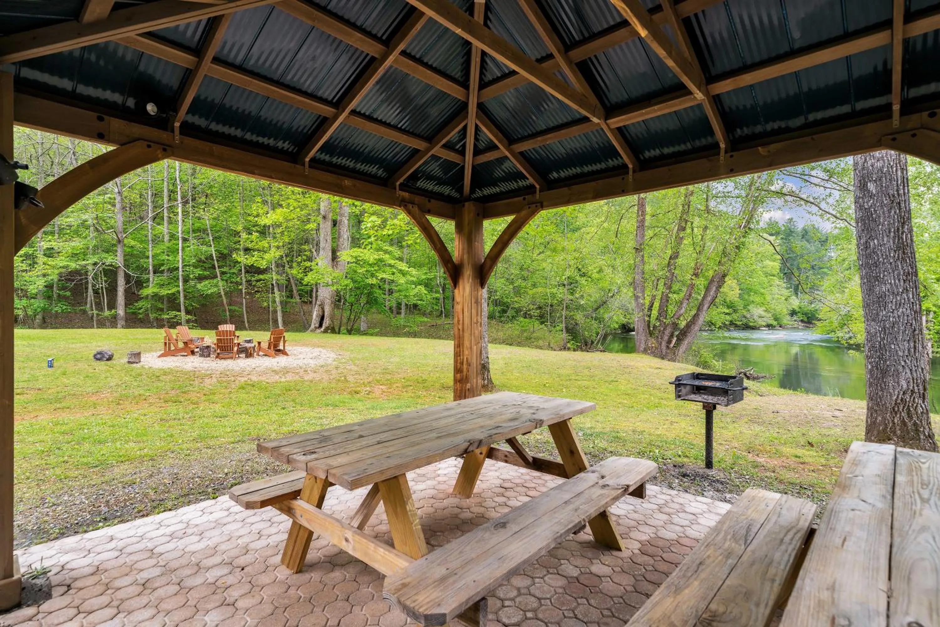 BBQ facilities in Coosawattee River Resort