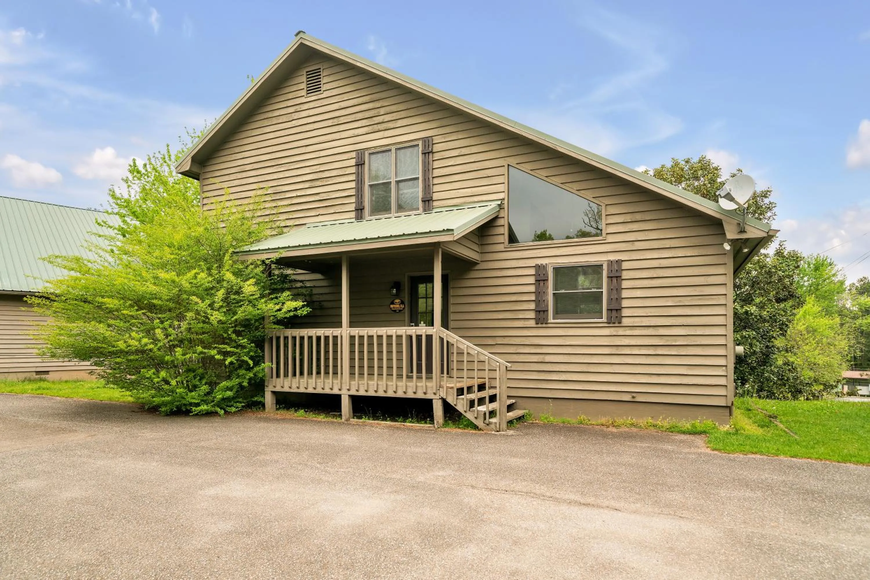 Property building in Coosawattee River Resort